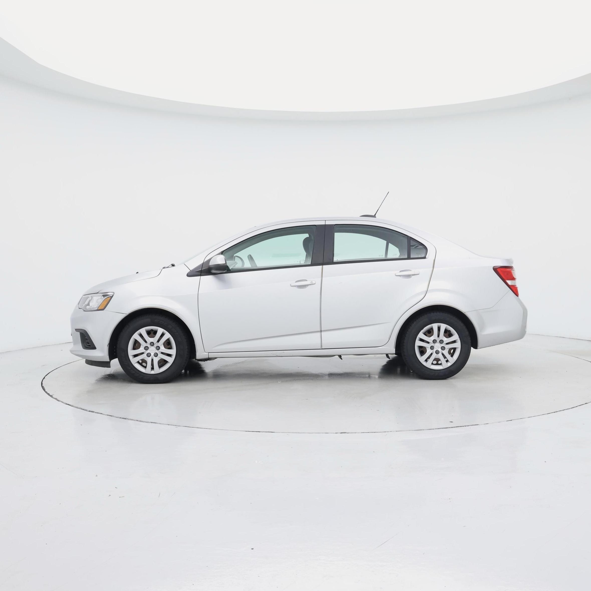Thumbnail: 2018 Chevrolet Sonic - 3
