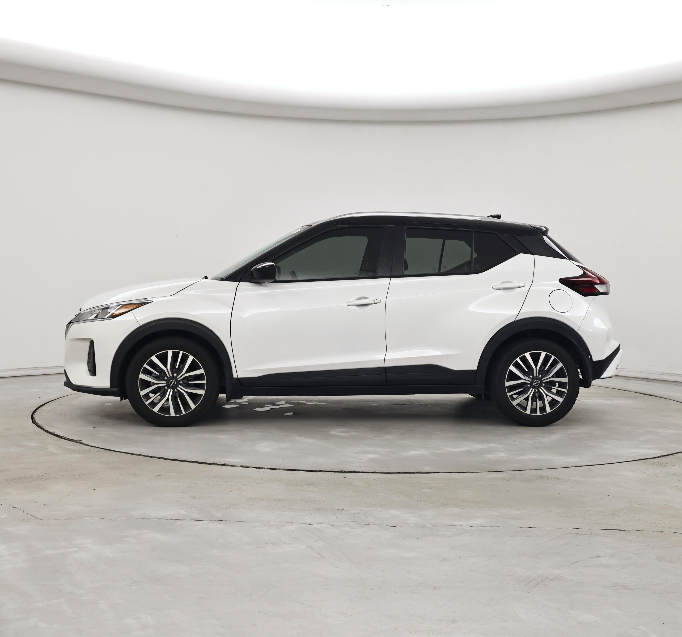 Thumbnail: 2022 Nissan Kicks - 3