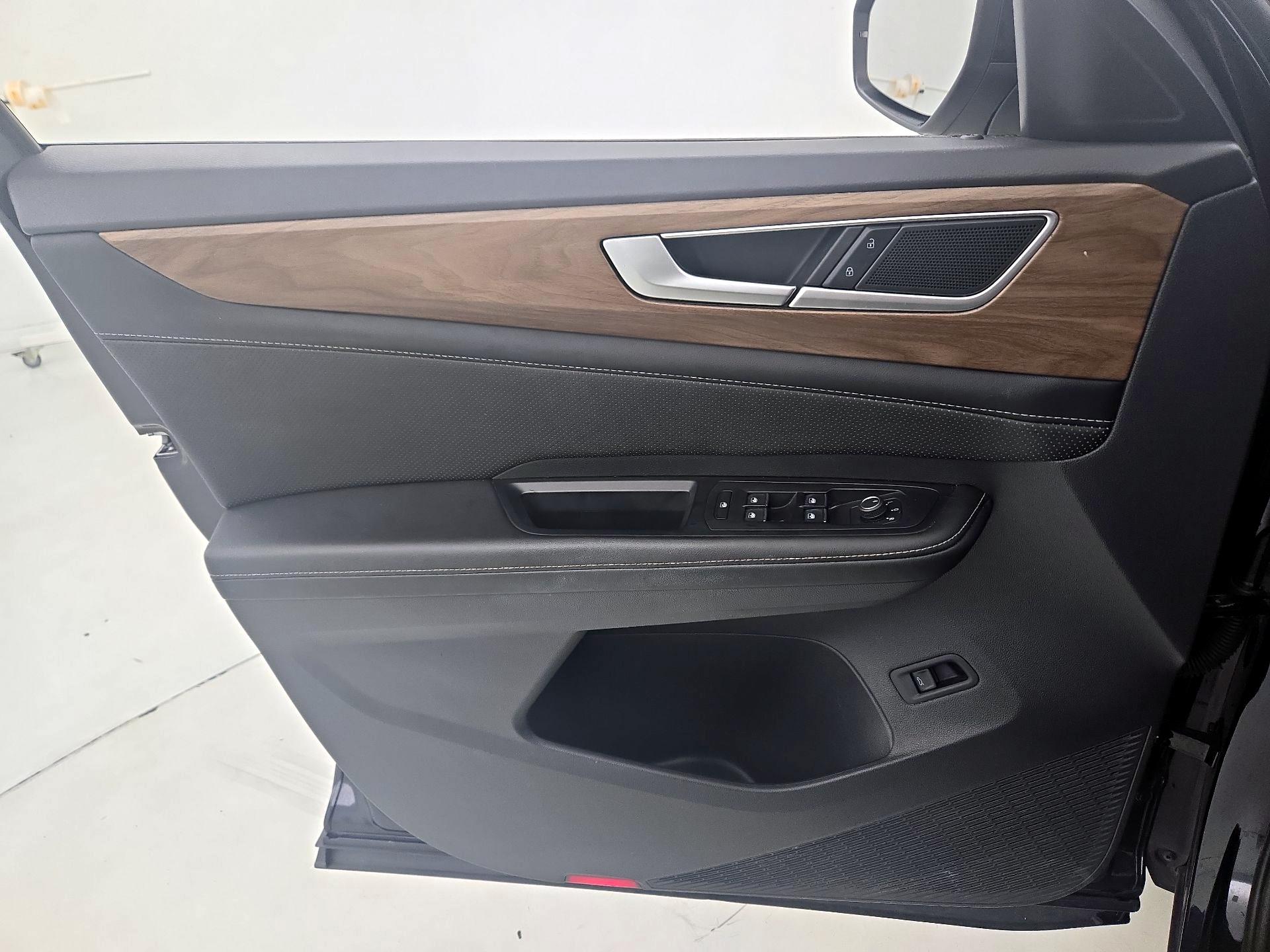 Thumbnail: 2024 Volkswagen Atlas - 12