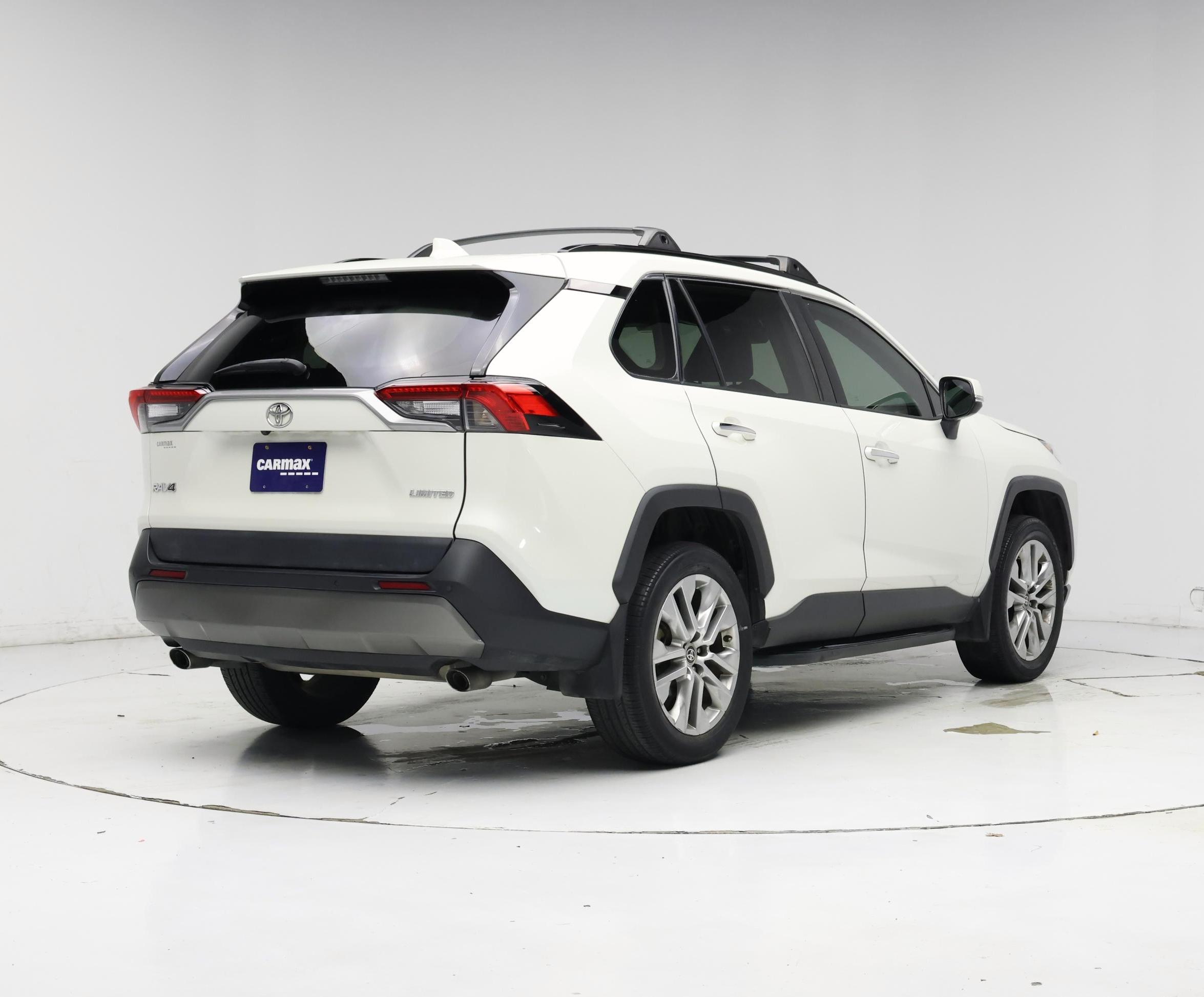 Thumbnail: 2021 Toyota RAV4 - 8