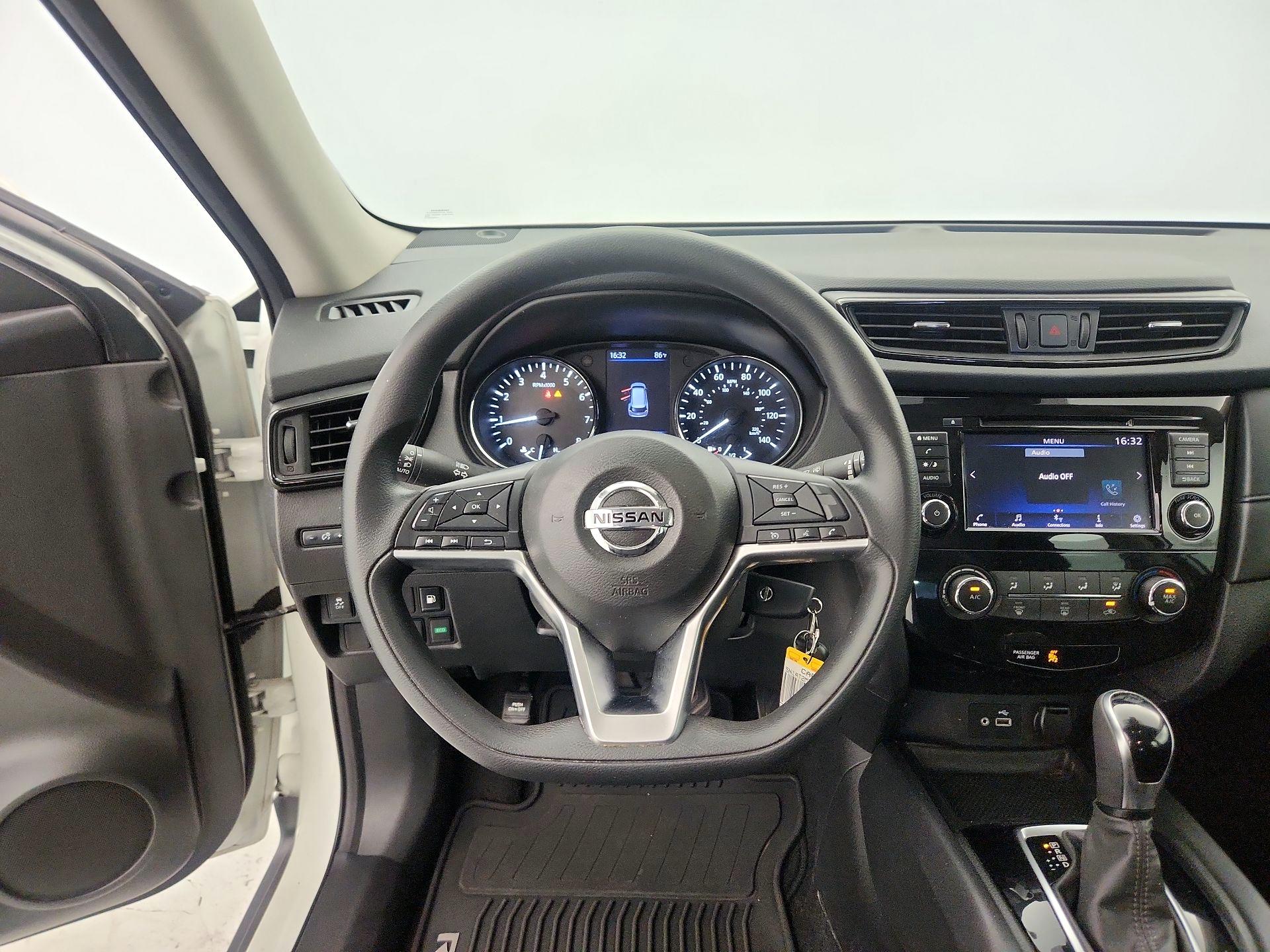 Thumbnail: 2020 Nissan Rogue - 10