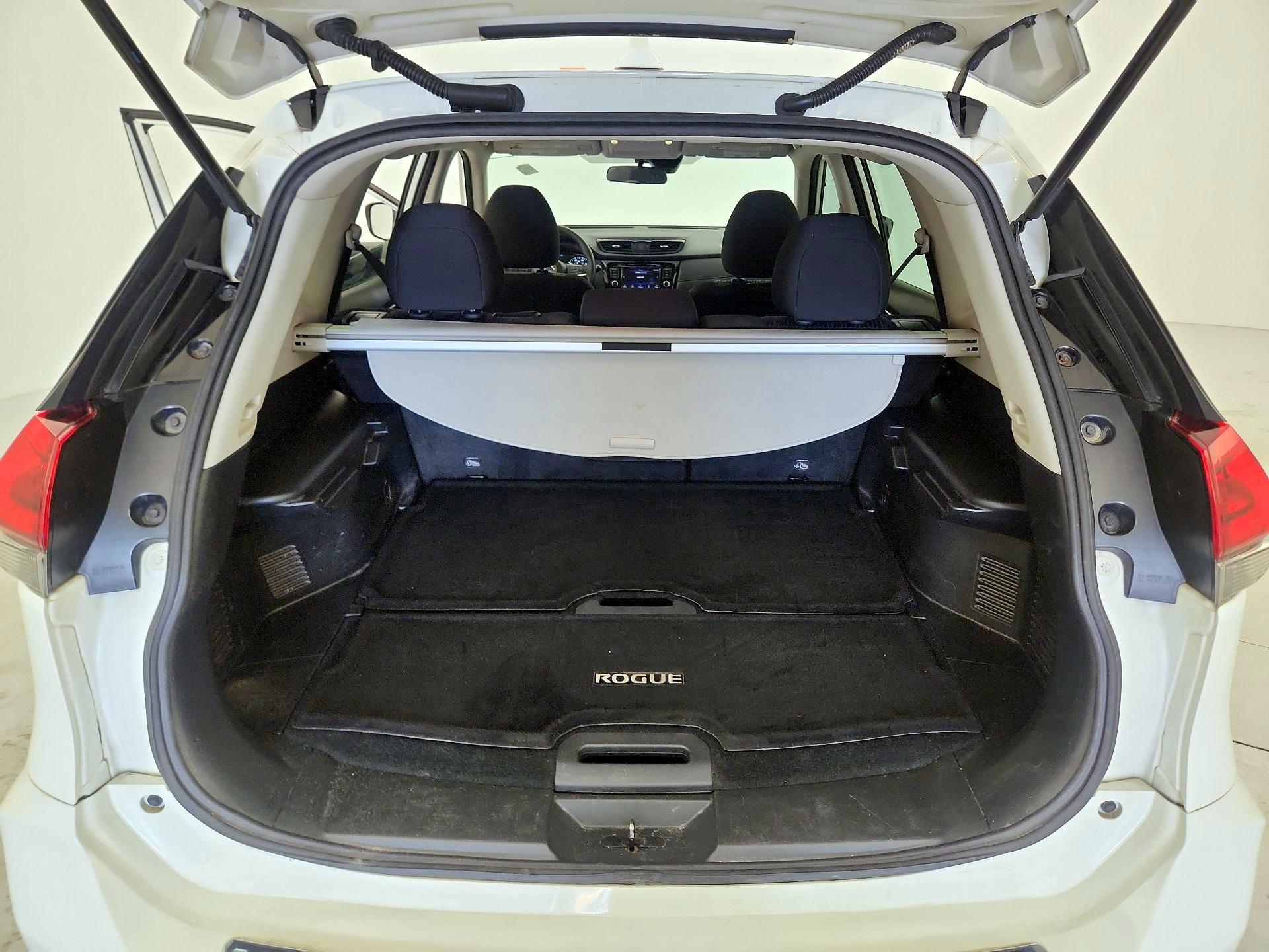 Thumbnail: 2020 Nissan Rogue - 20