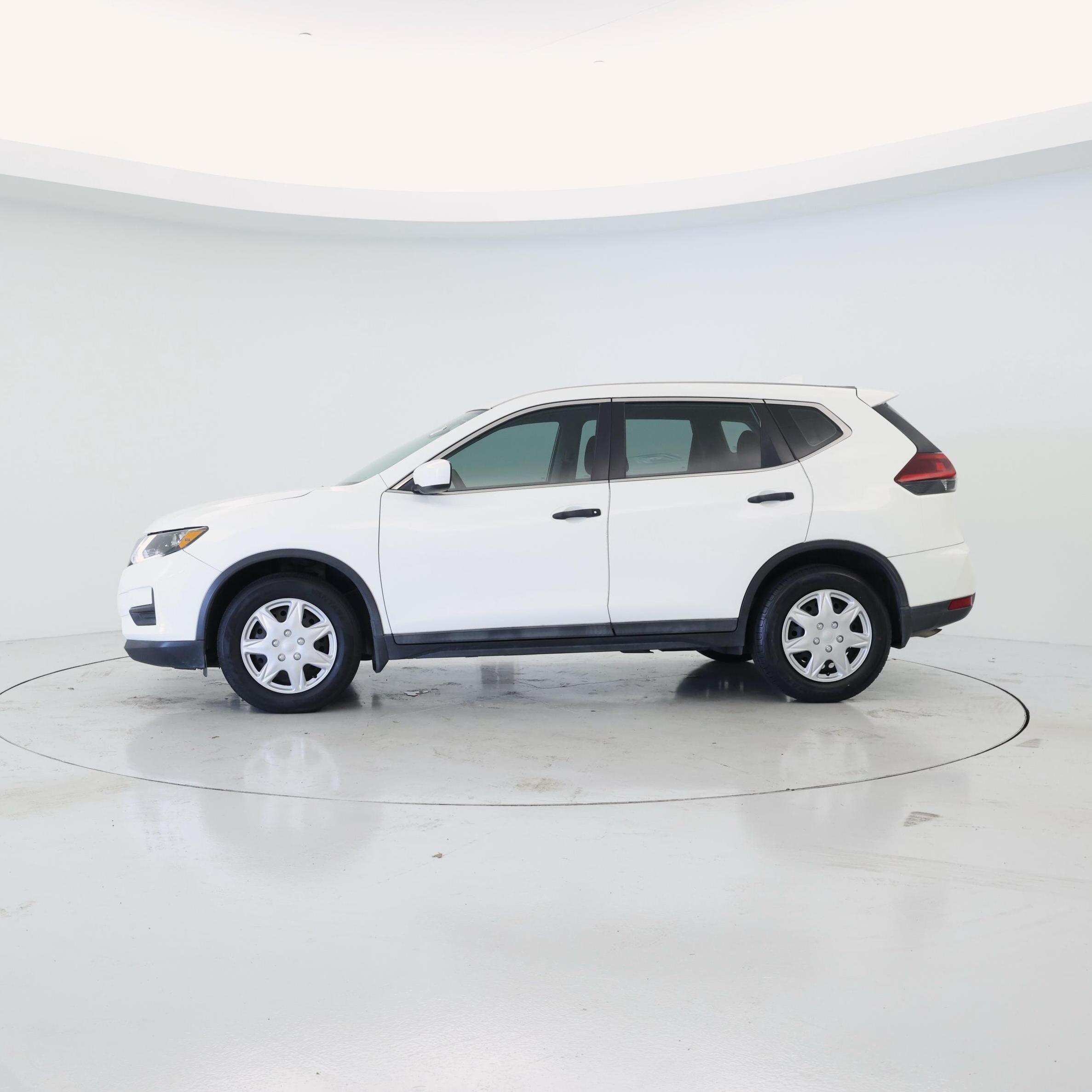 Thumbnail: 2020 Nissan Rogue - 3