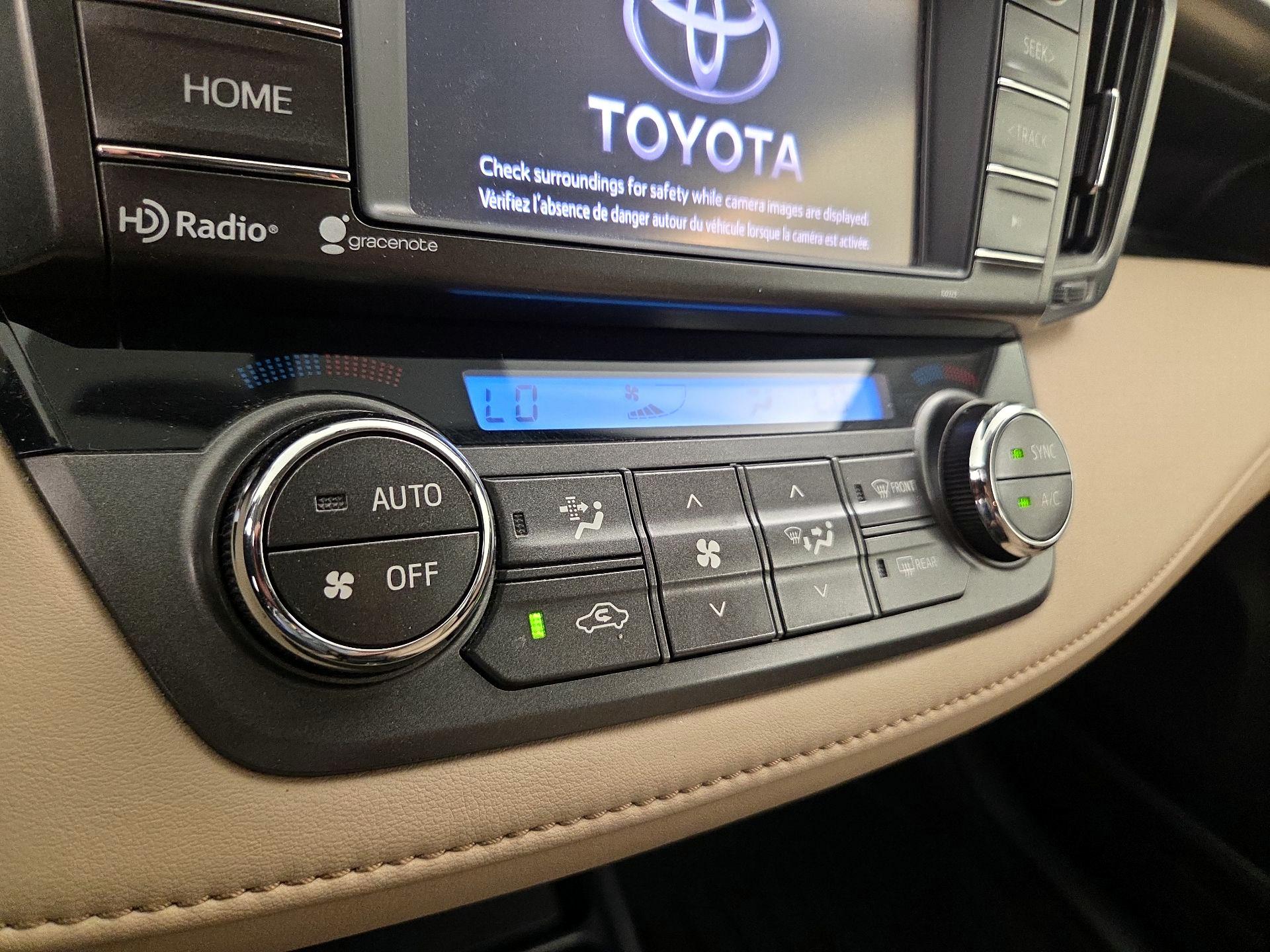 Thumbnail: 2014 Toyota RAV4 - 16