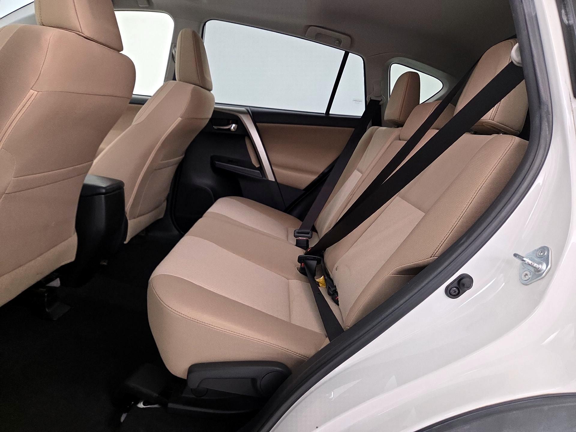 Thumbnail: 2014 Toyota RAV4 - 20