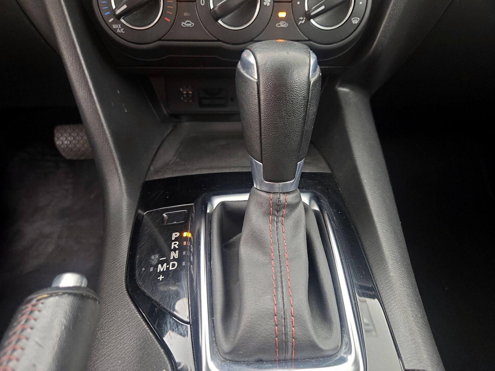 2016 Mazda MAZDA3 i Touring - Photo 18
