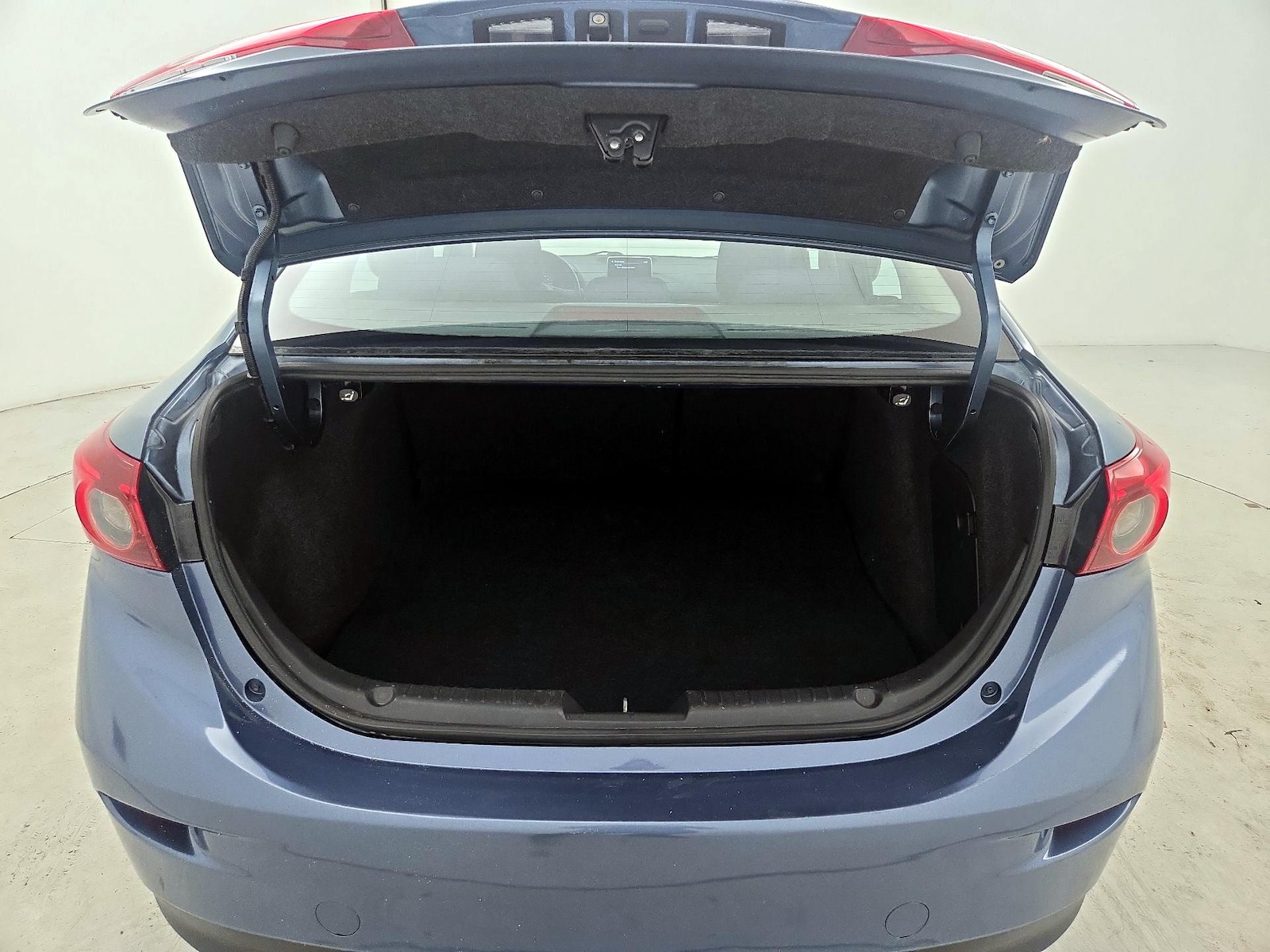 2016 Mazda MAZDA3 i Touring - Photo 23