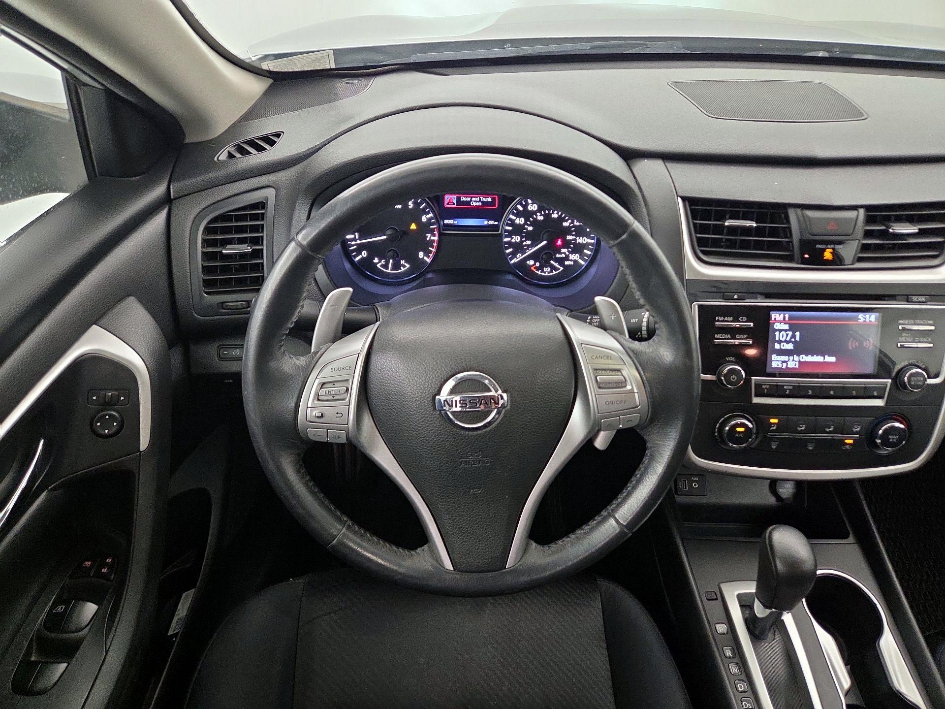 Thumbnail: 2017 Nissan Altima - 10