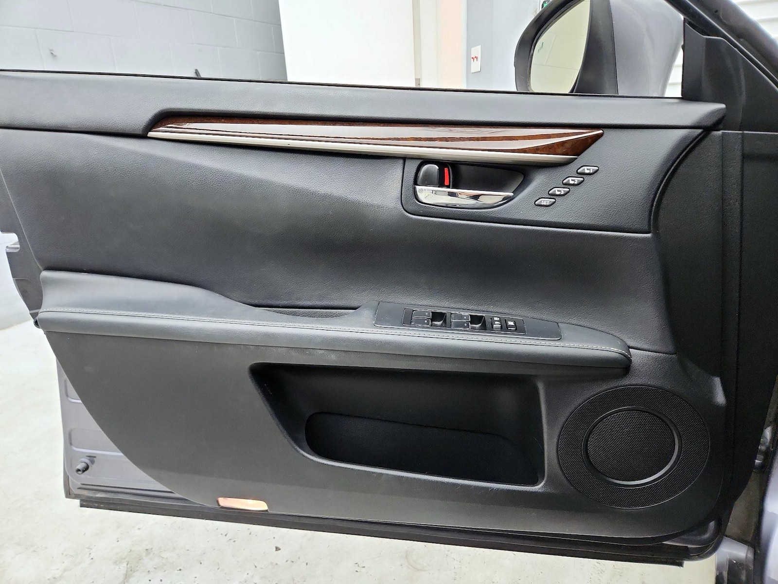 2014 Lexus ES 350 - Photo 13