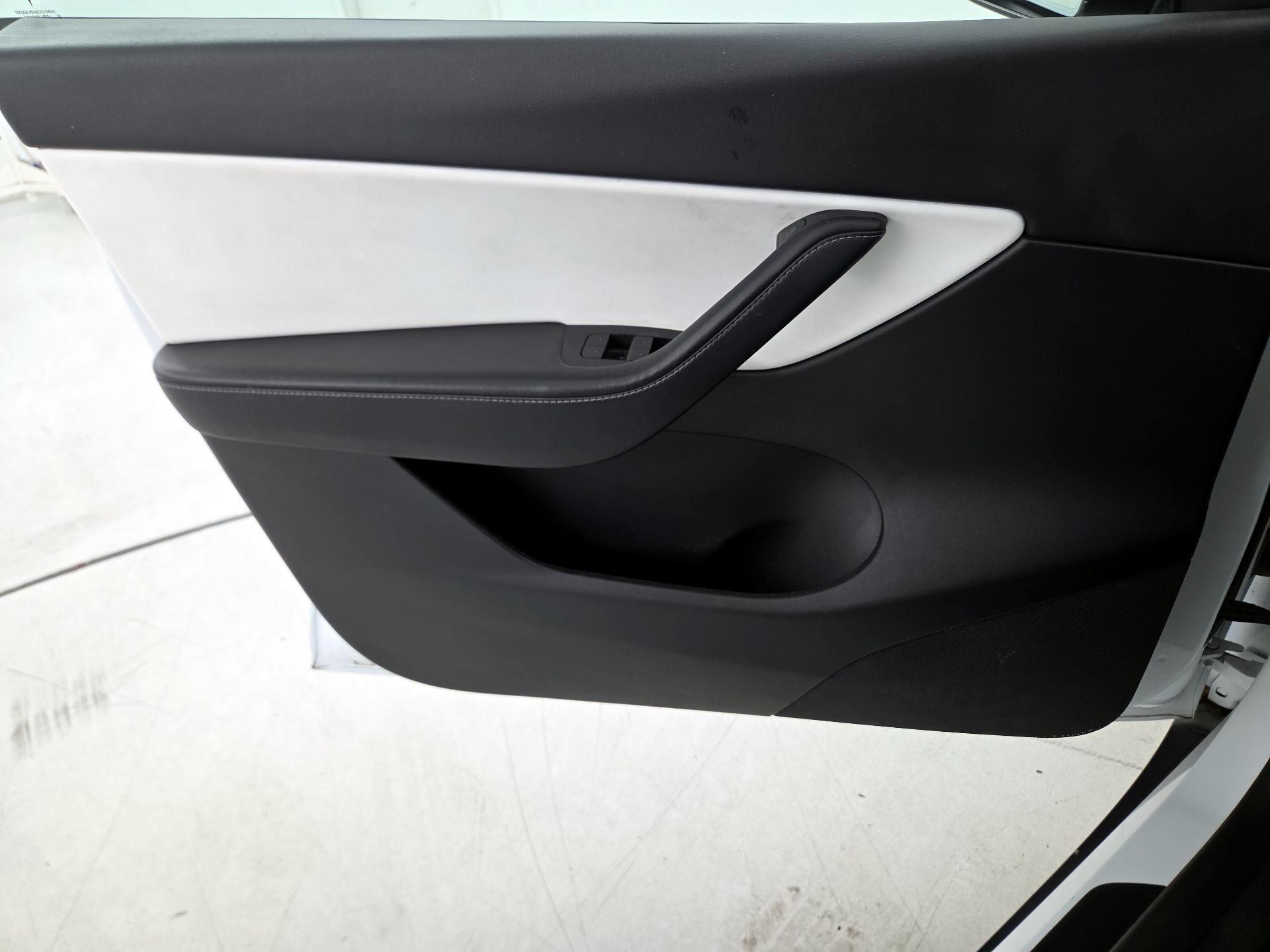 Thumbnail: 2022 Tesla Model Y - 12