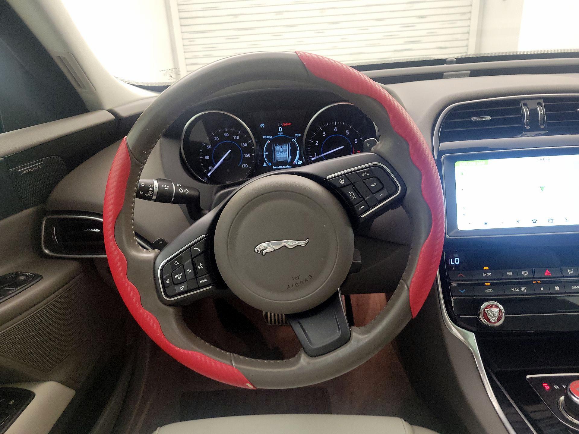Thumbnail: 2019 Jaguar XE - 10