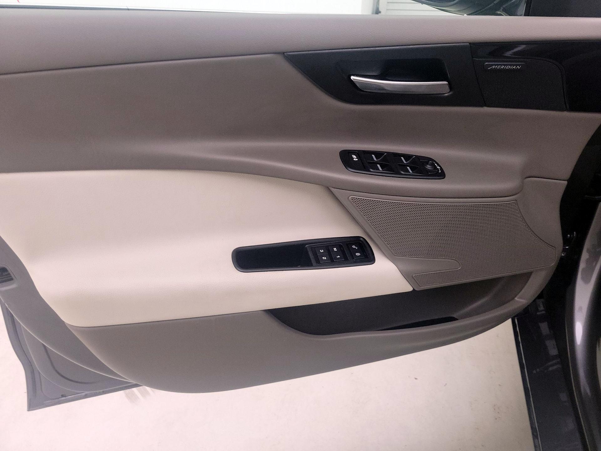 Thumbnail: 2019 Jaguar XE - 12