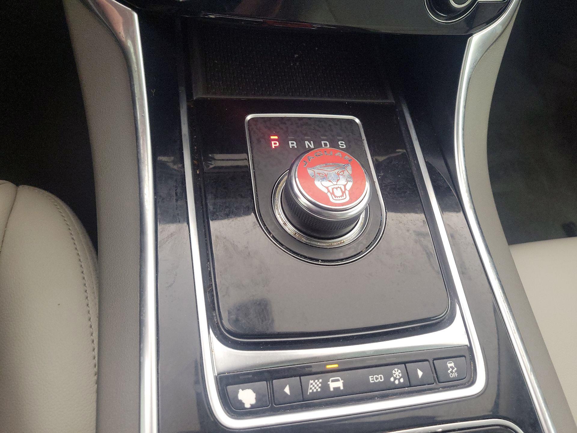 Thumbnail: 2019 Jaguar XE - 18