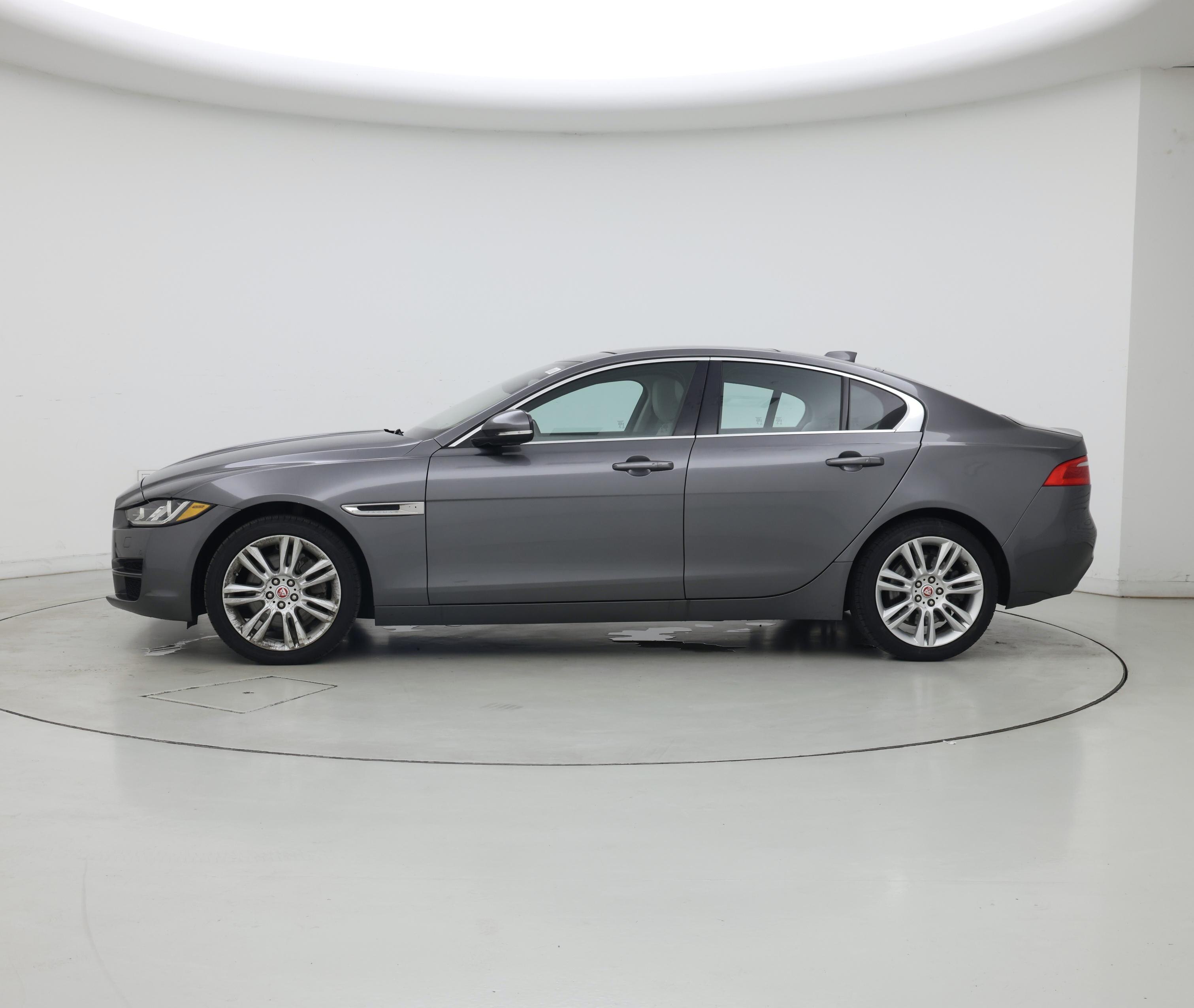 Thumbnail: 2019 Jaguar XE - 3