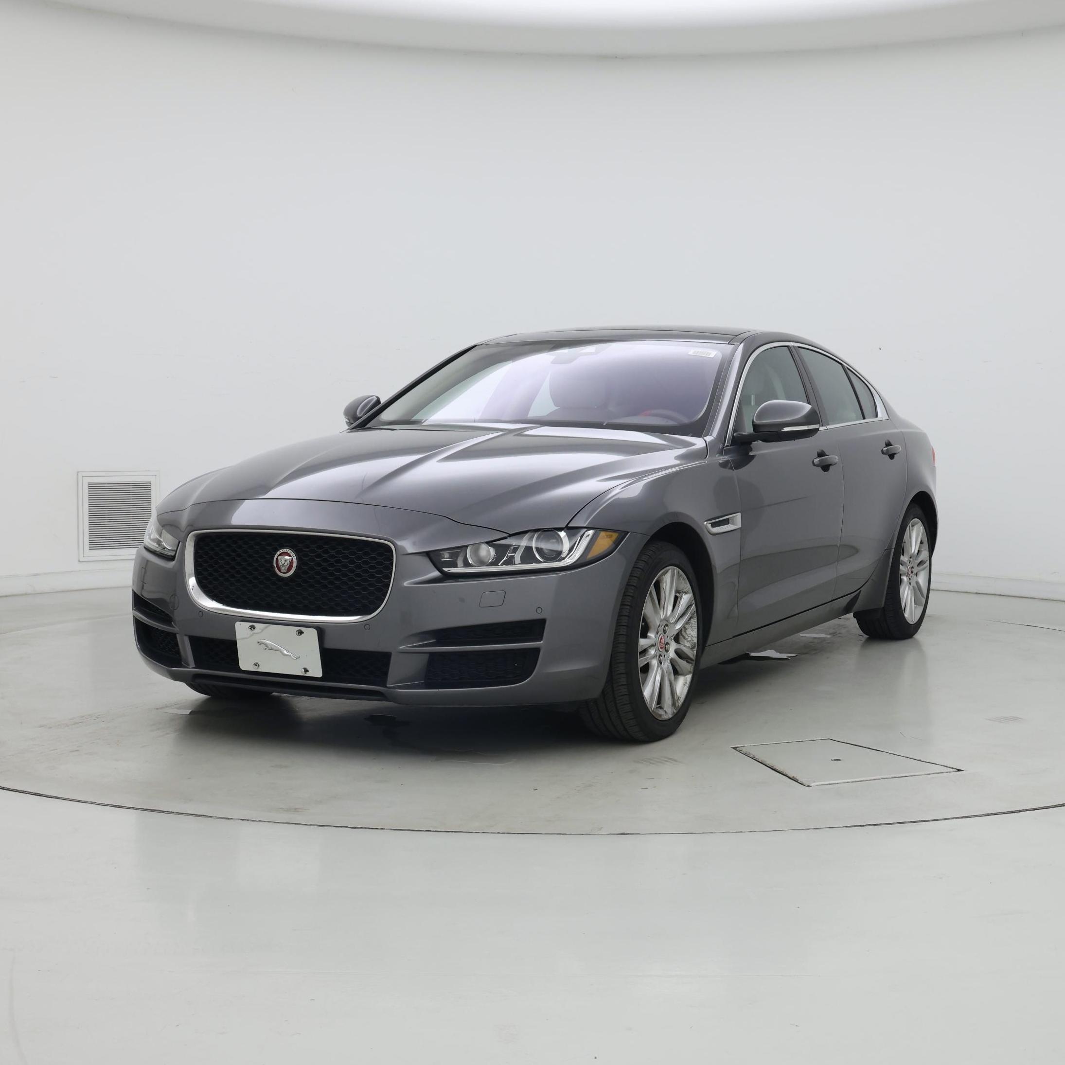 Thumbnail: 2019 Jaguar XE - 4