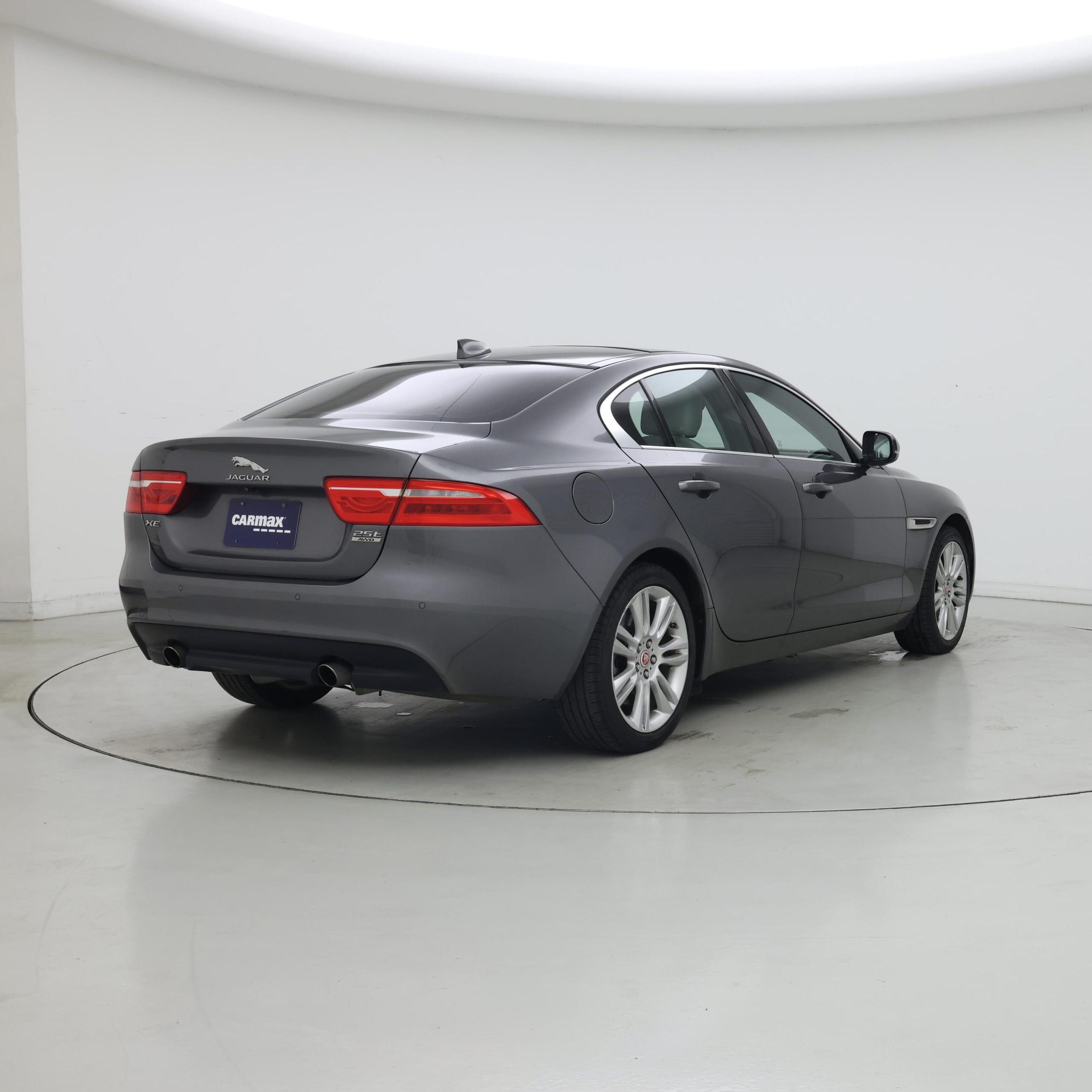 Thumbnail: 2019 Jaguar XE - 8
