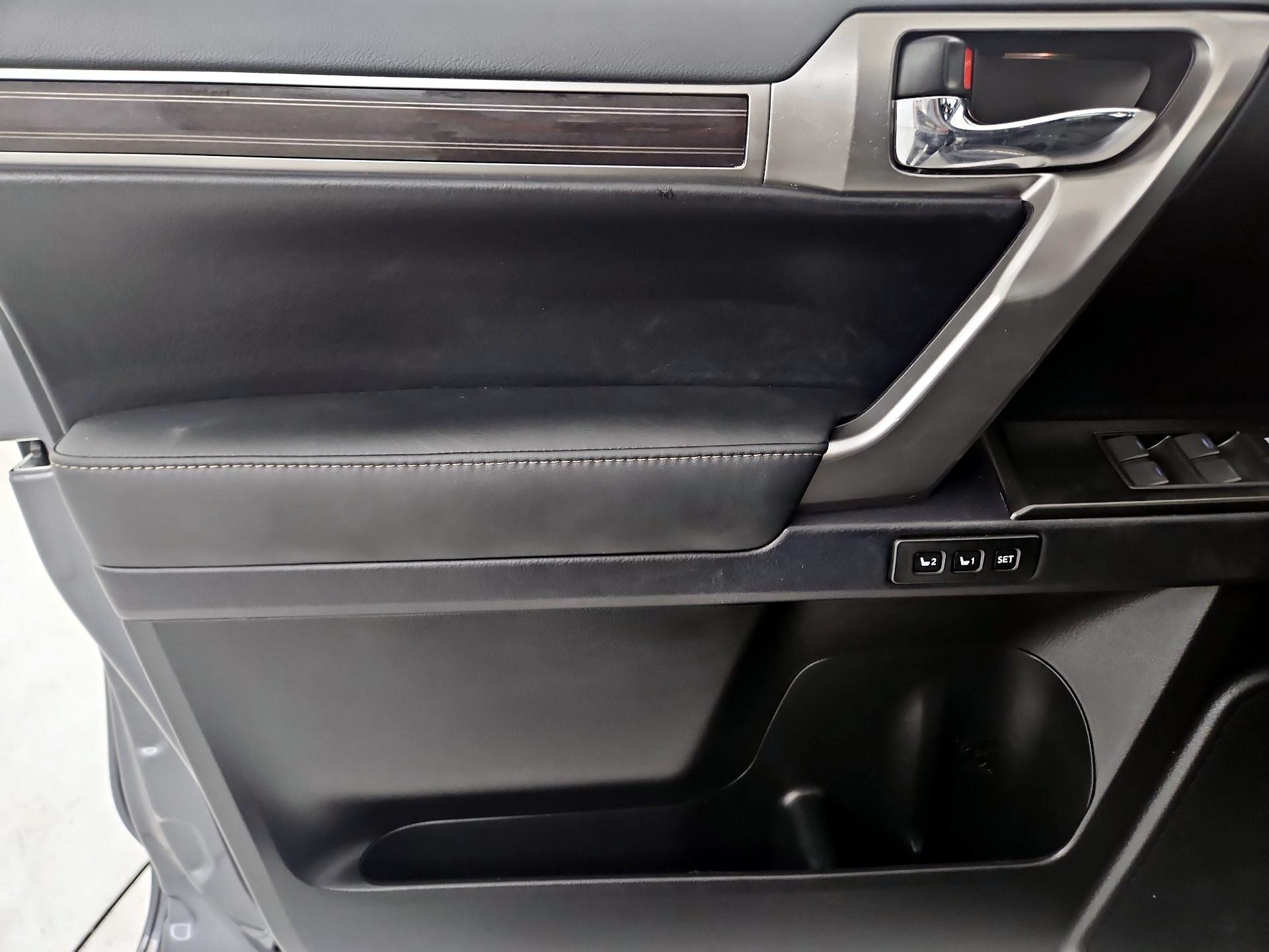 Thumbnail: 2022 Lexus GX - 10