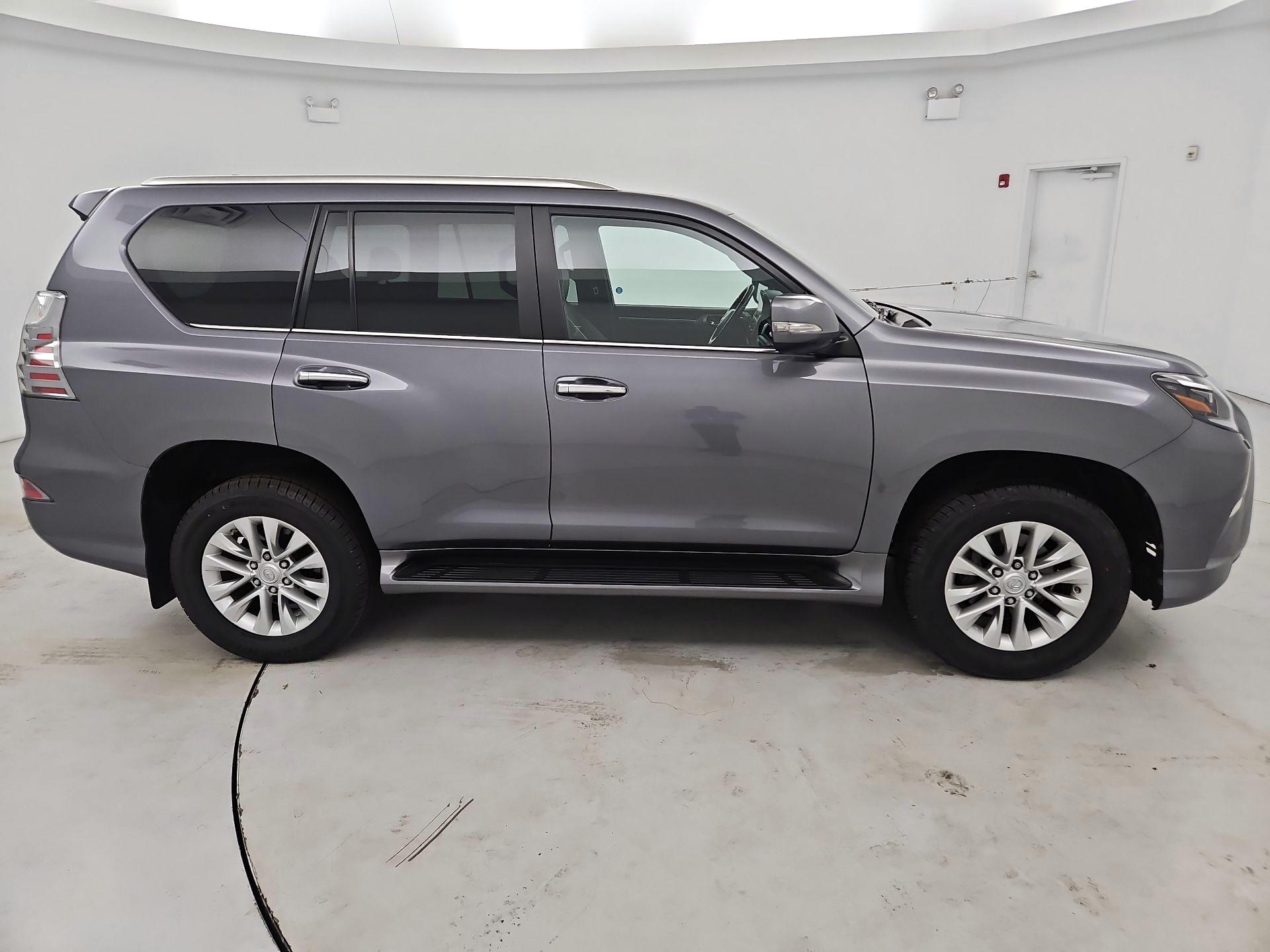 Thumbnail: 2022 Lexus GX - 4