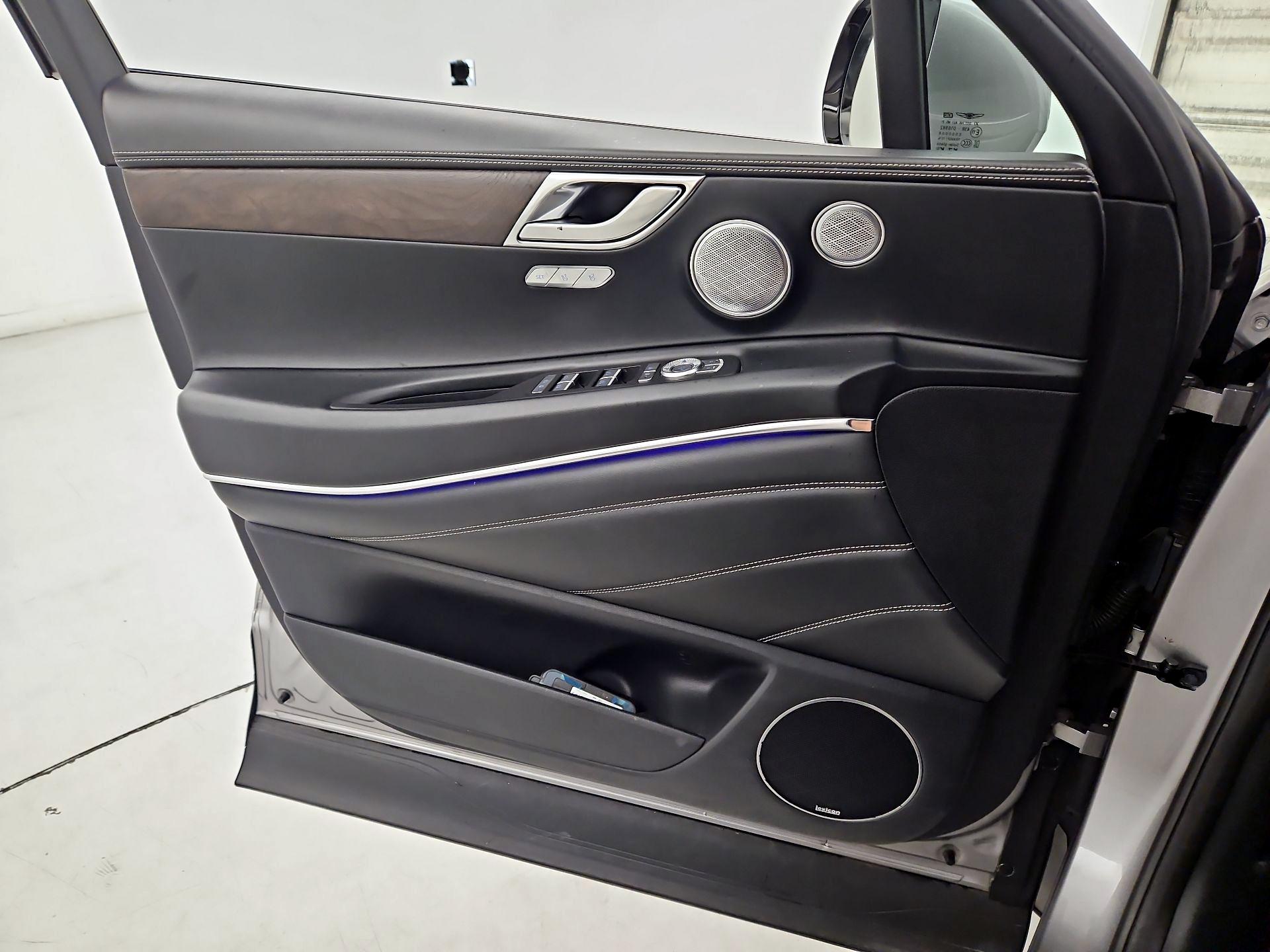 Thumbnail: 2021 Genesis GV80 - 12