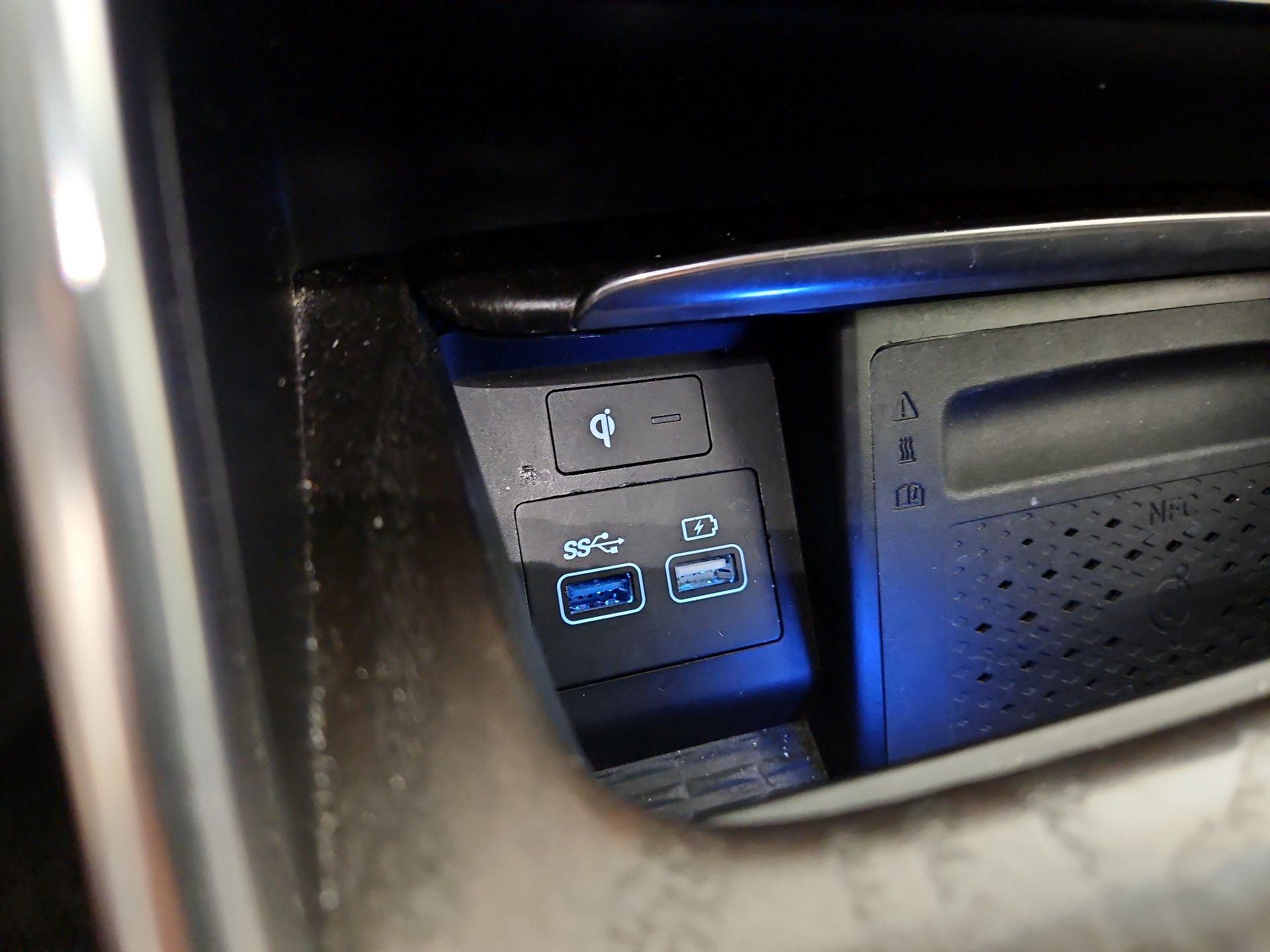 Thumbnail: 2021 Genesis GV80 - 19