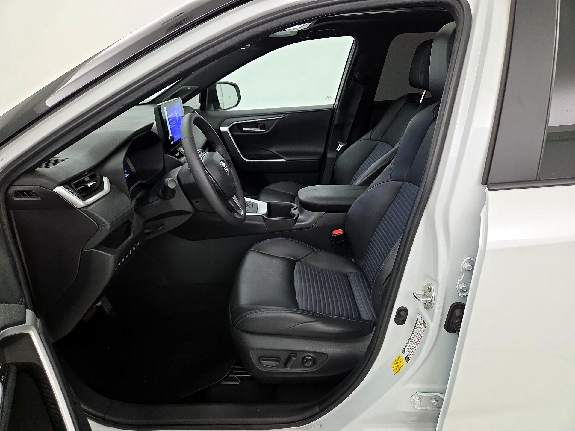 Thumbnail: 2023 Toyota RAV4 - 11