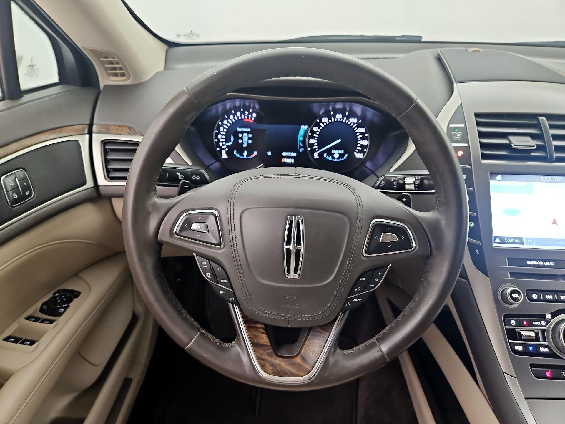 Thumbnail: 2017 Lincoln MKZ - 10