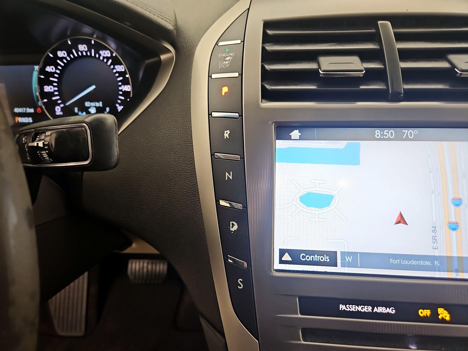 Thumbnail: 2017 Lincoln MKZ - 18