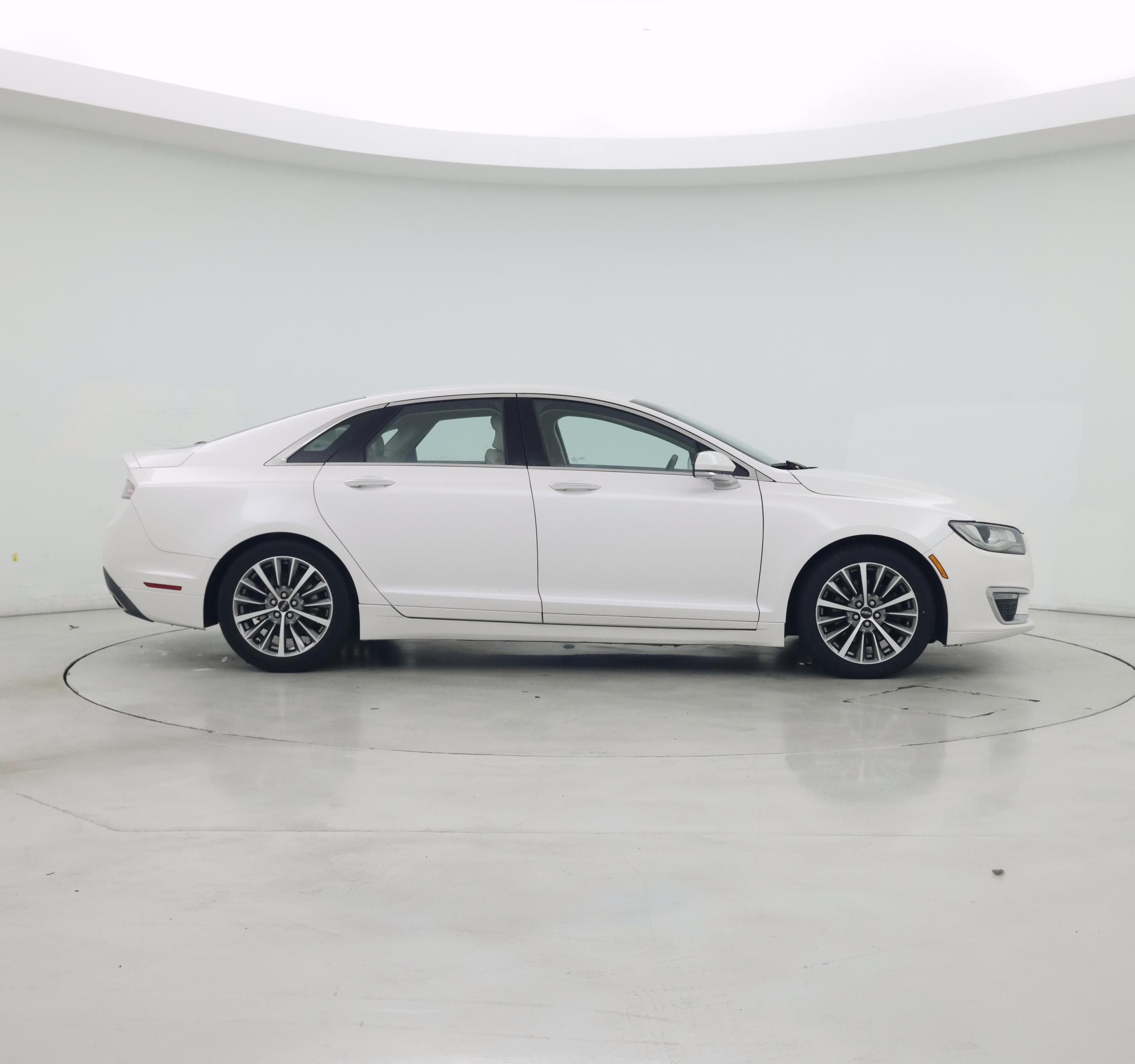 Thumbnail: 2017 Lincoln MKZ - 7