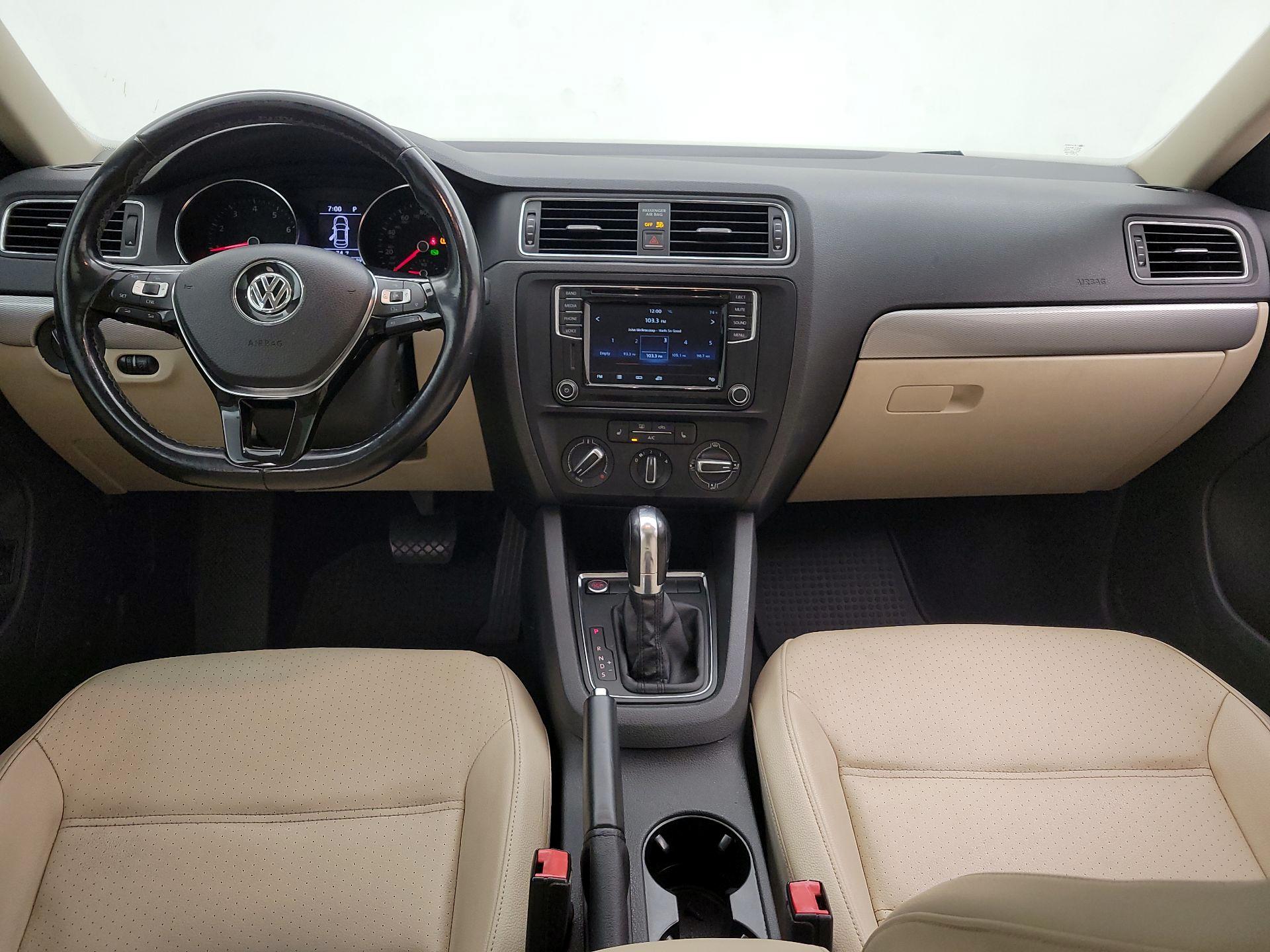 Thumbnail: 2017 Volkswagen Jetta - 9