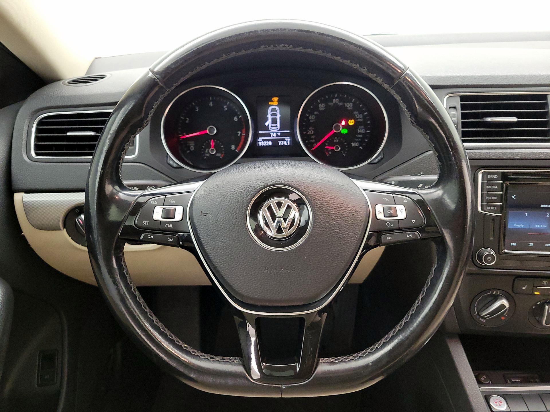Thumbnail: 2017 Volkswagen Jetta - 10