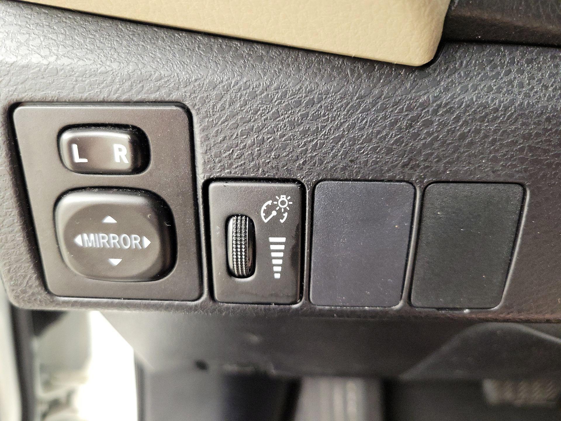 Thumbnail: 2016 Toyota Corolla - 13