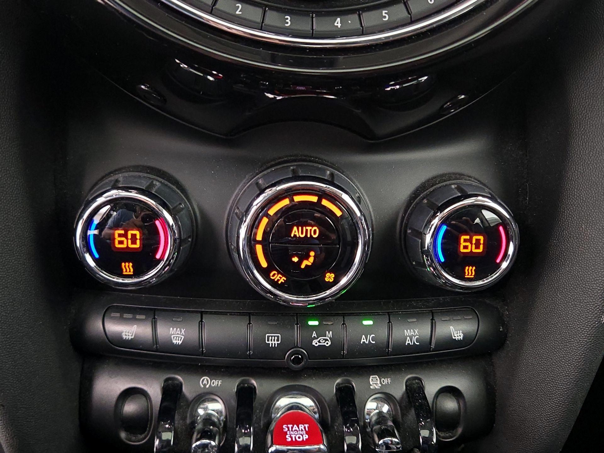 Thumbnail: 2017 MINI Cooper Hardtop - 16