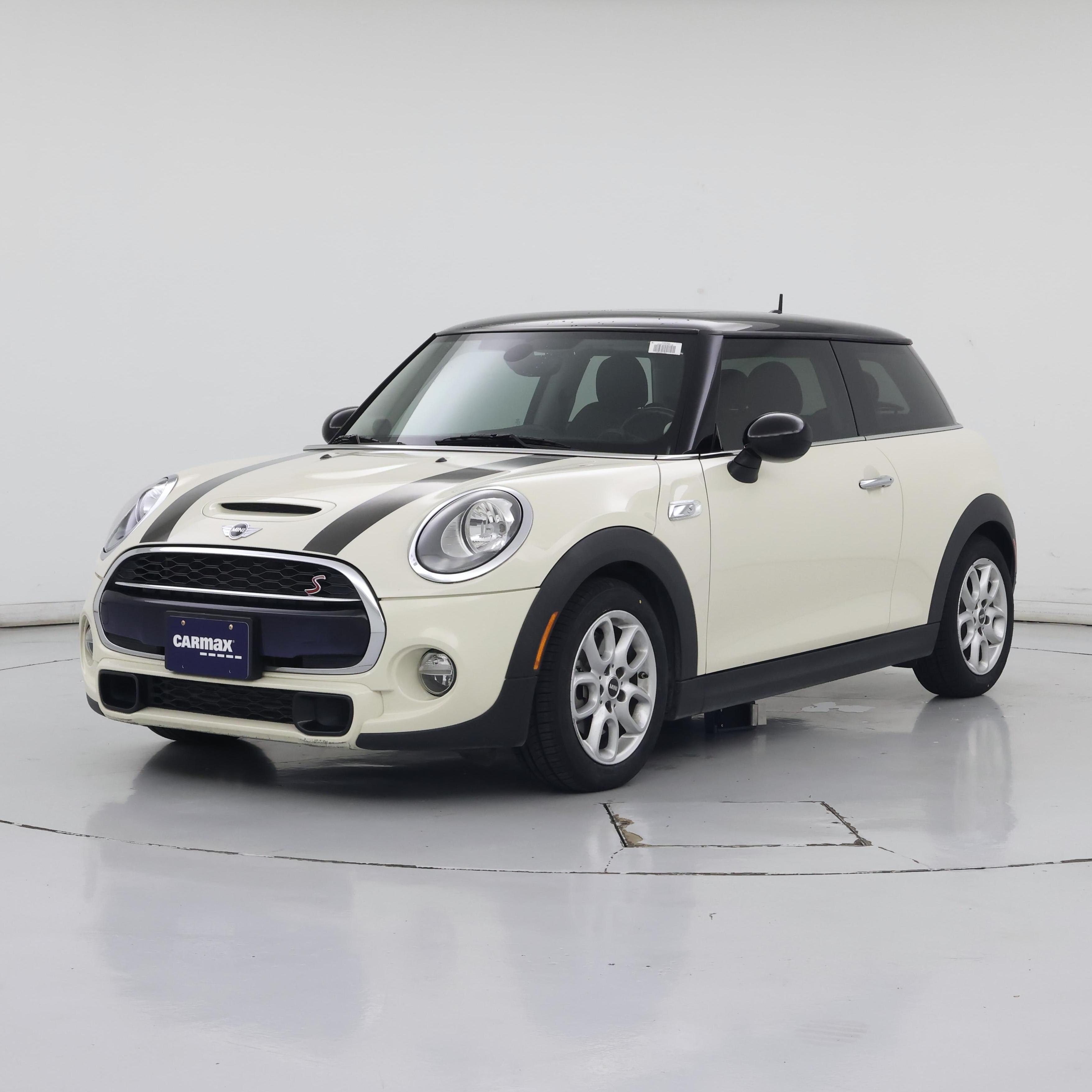 Thumbnail: 2017 MINI Cooper Hardtop - 4
