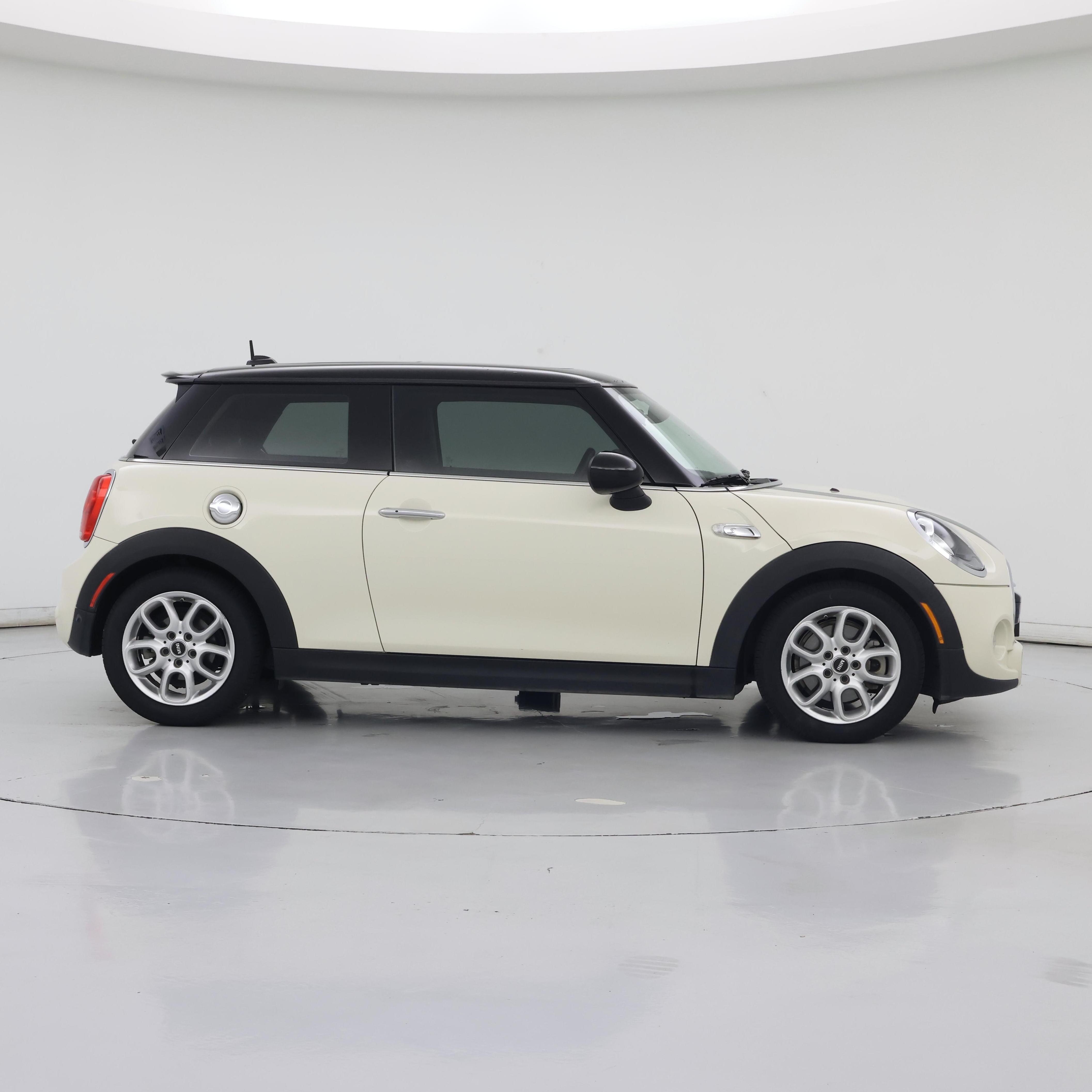 Thumbnail: 2017 MINI Cooper Hardtop - 7