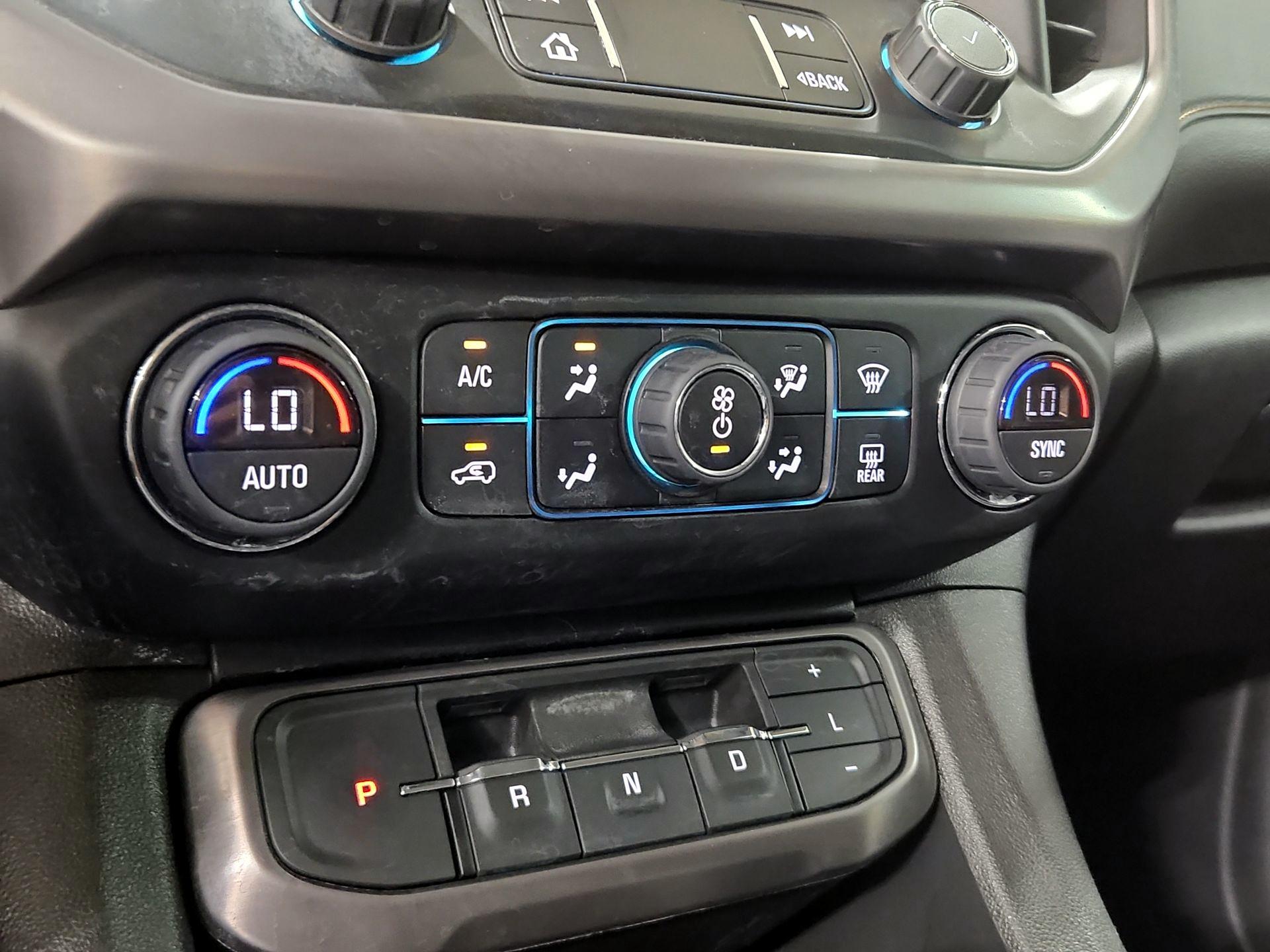 Thumbnail: 2022 GMC Acadia - 16