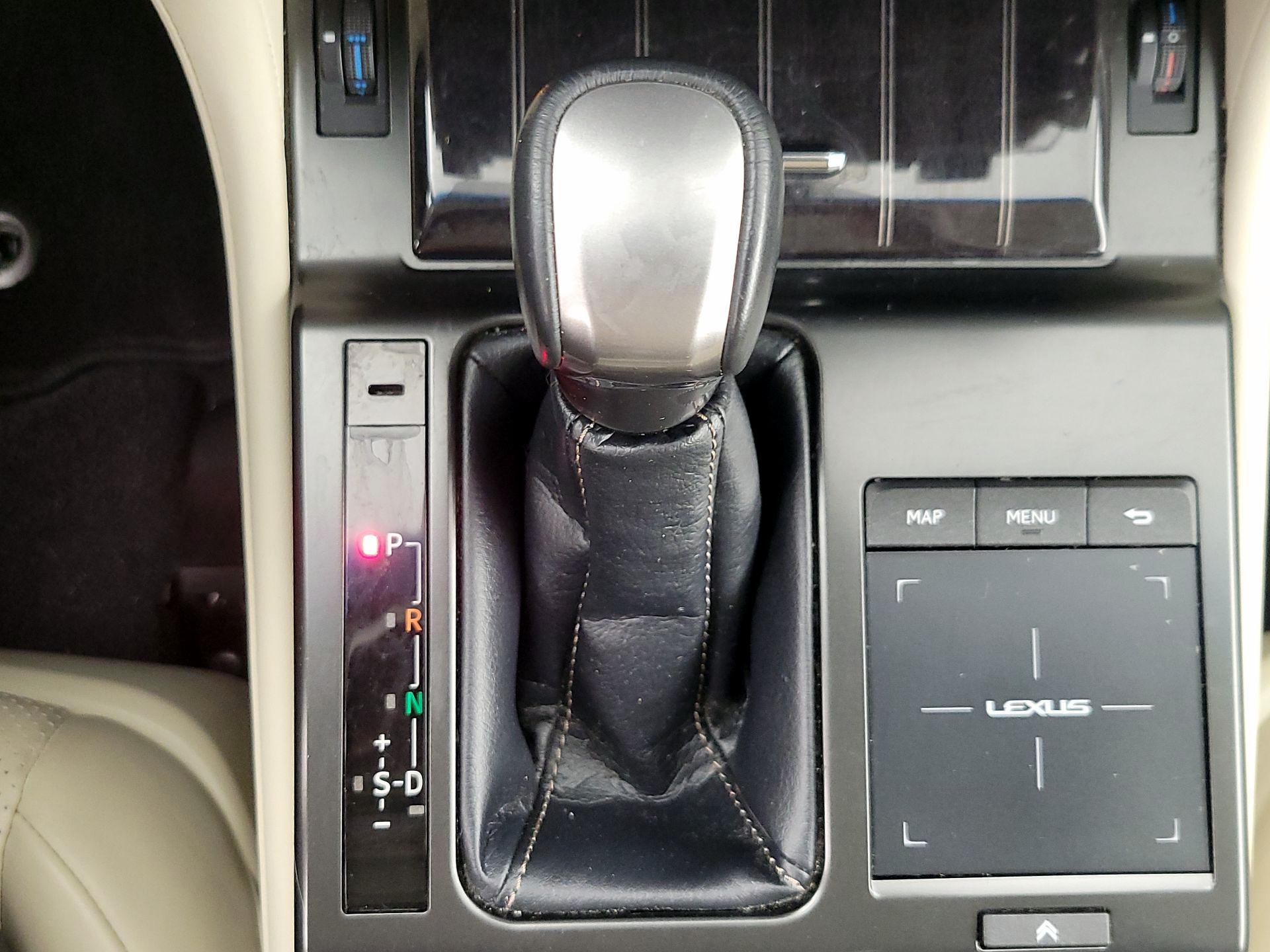 Thumbnail: 2023 Lexus GX - 18