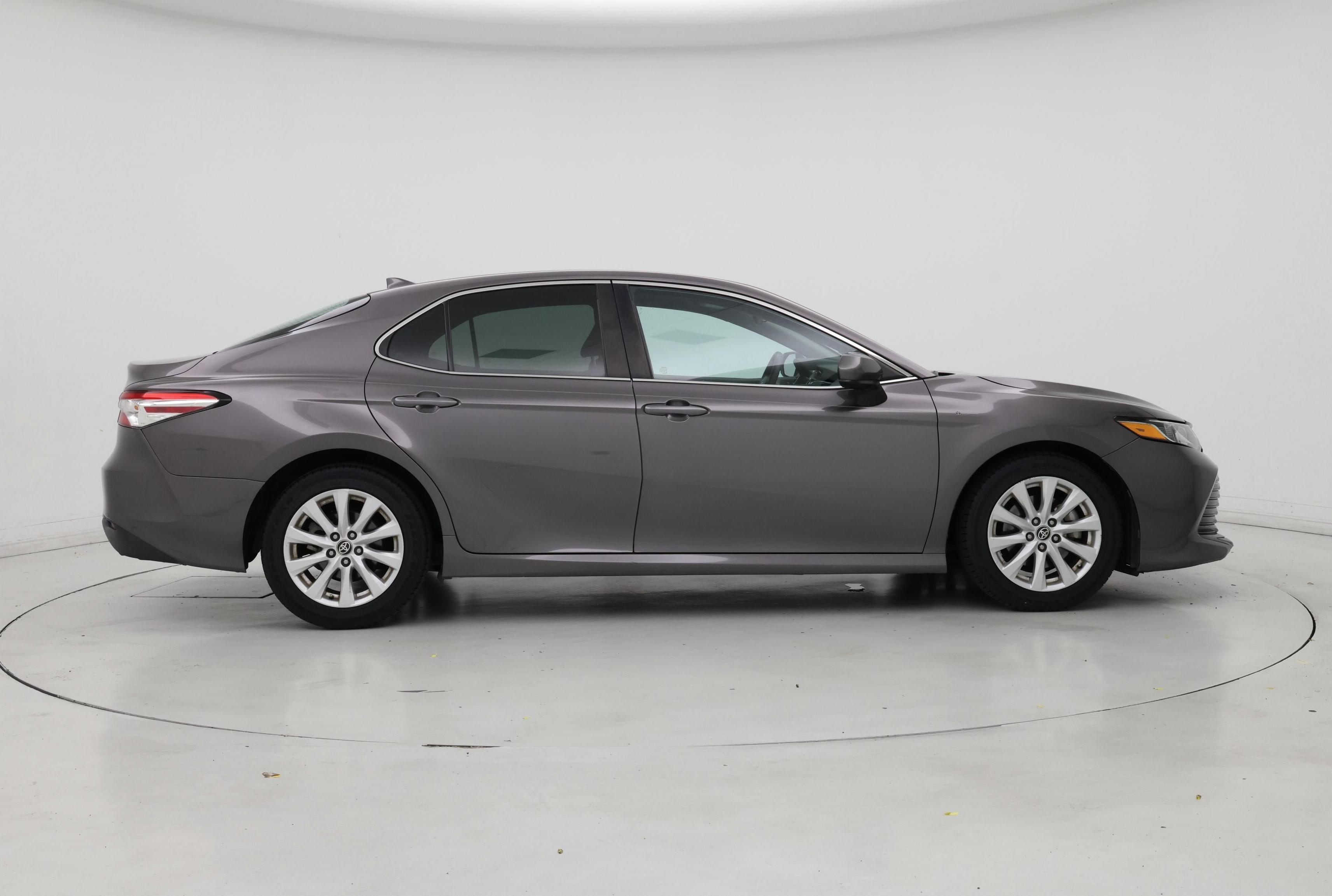 Thumbnail: 2020 Toyota Camry - 7