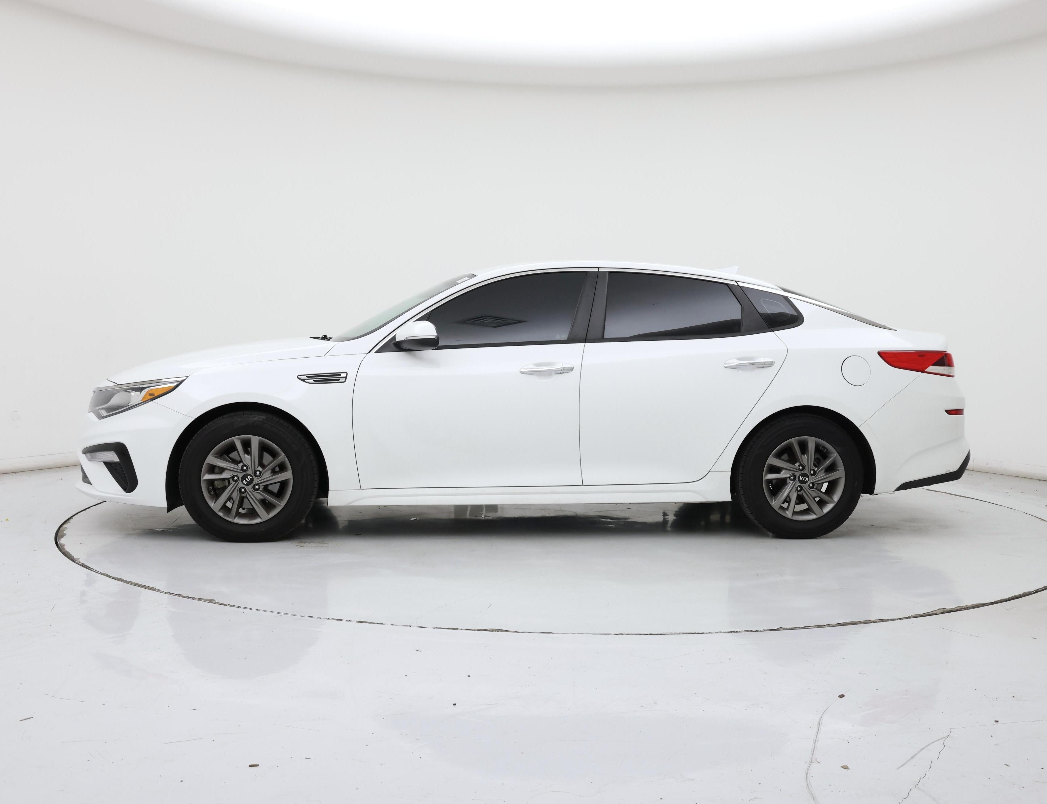 Thumbnail: 2020 Kia Optima - 3