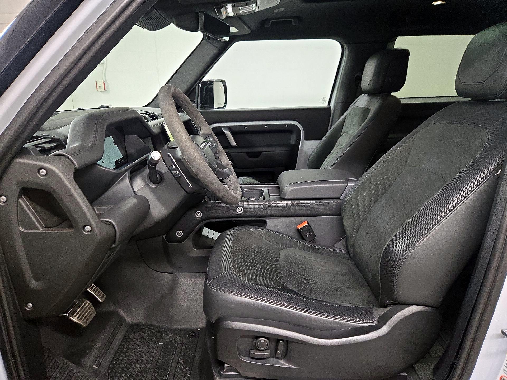 Thumbnail: 2022 Land Rover Defender - 11
