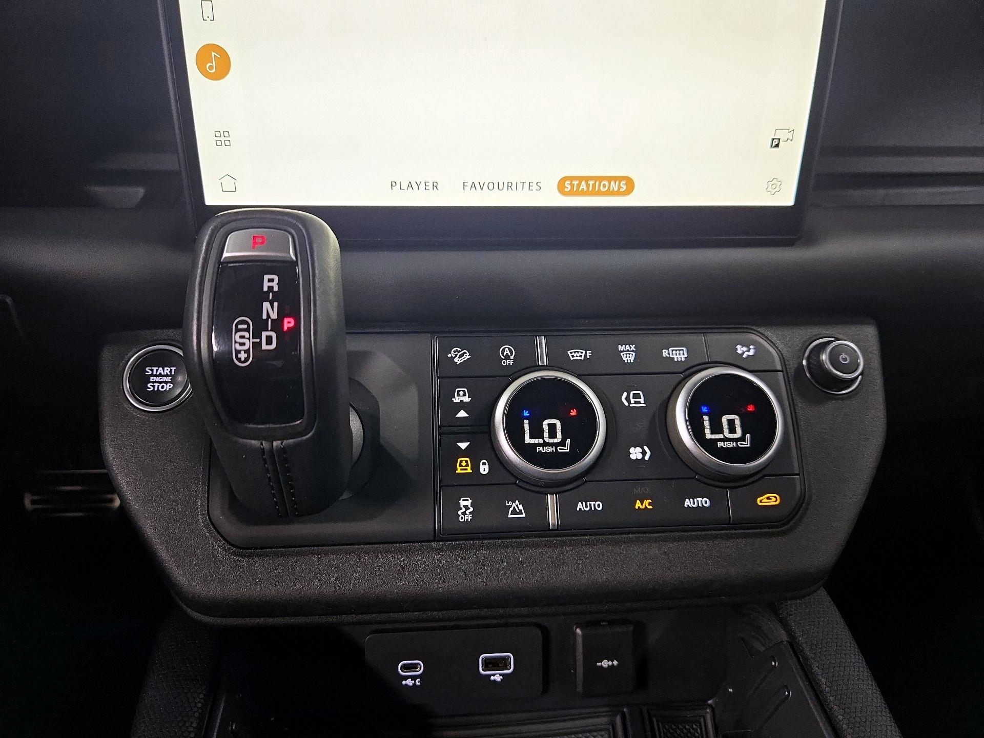Thumbnail: 2022 Land Rover Defender - 18