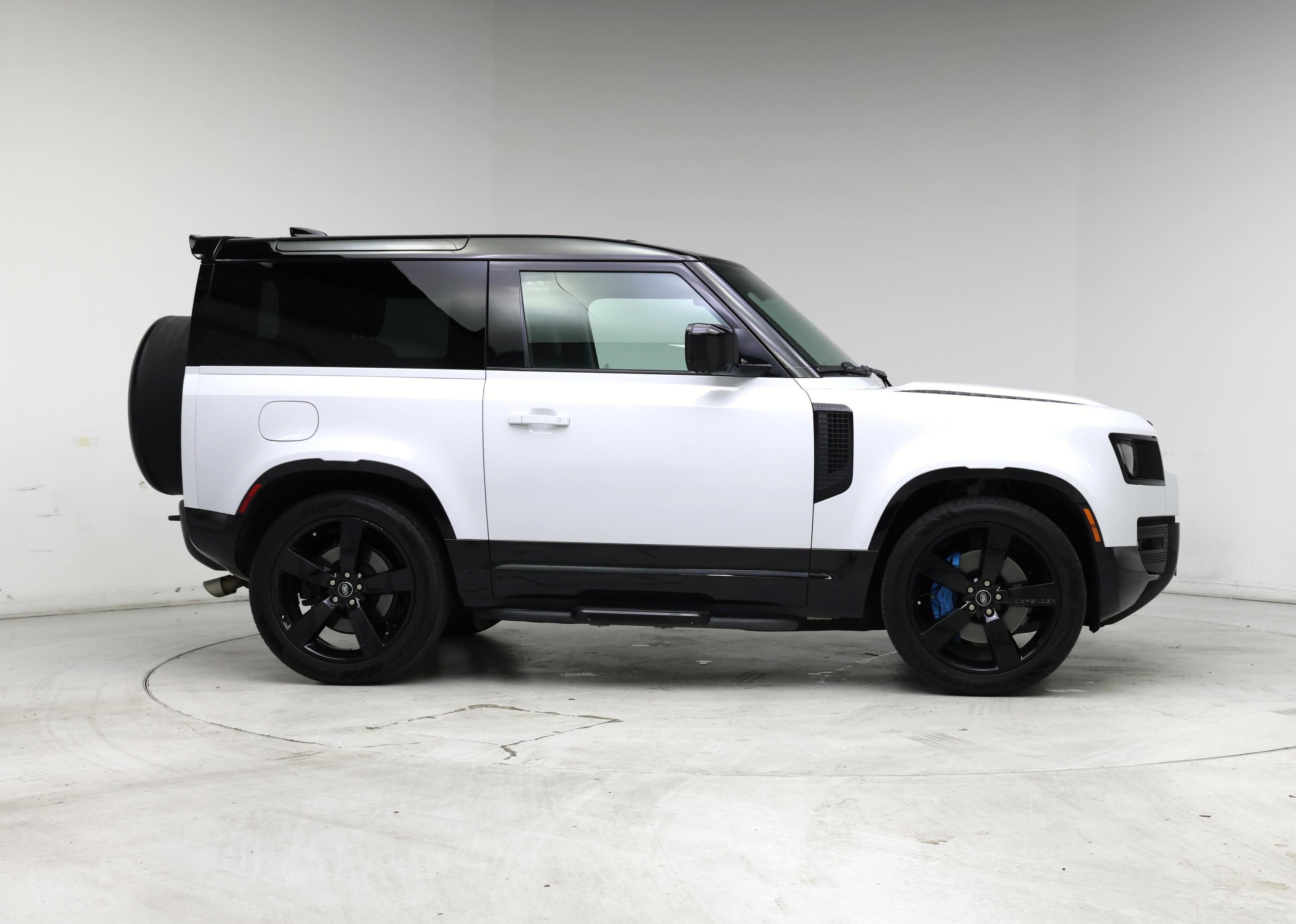 Thumbnail: 2022 Land Rover Defender - 7