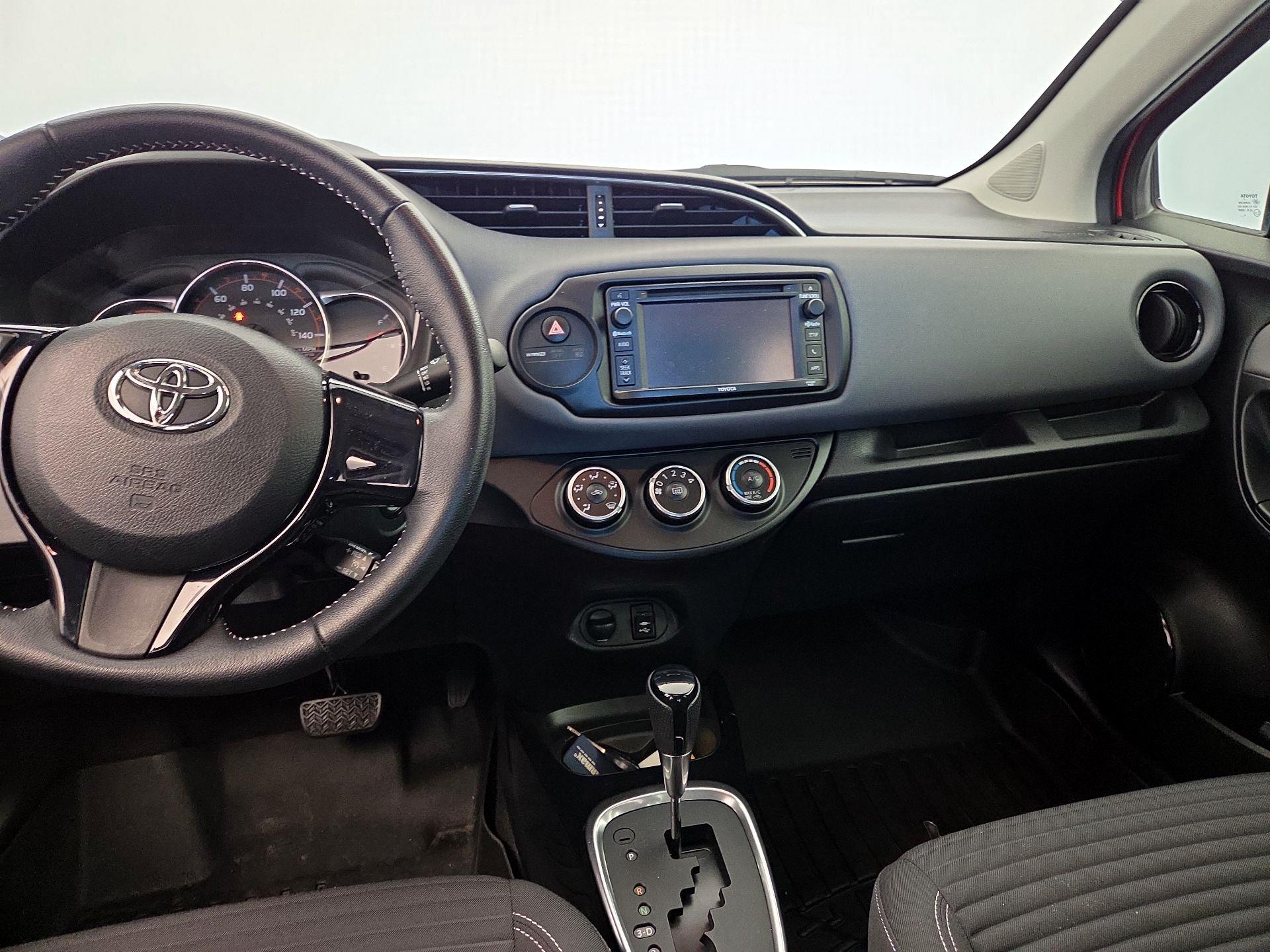 Thumbnail: 2015 Toyota Yaris - 9