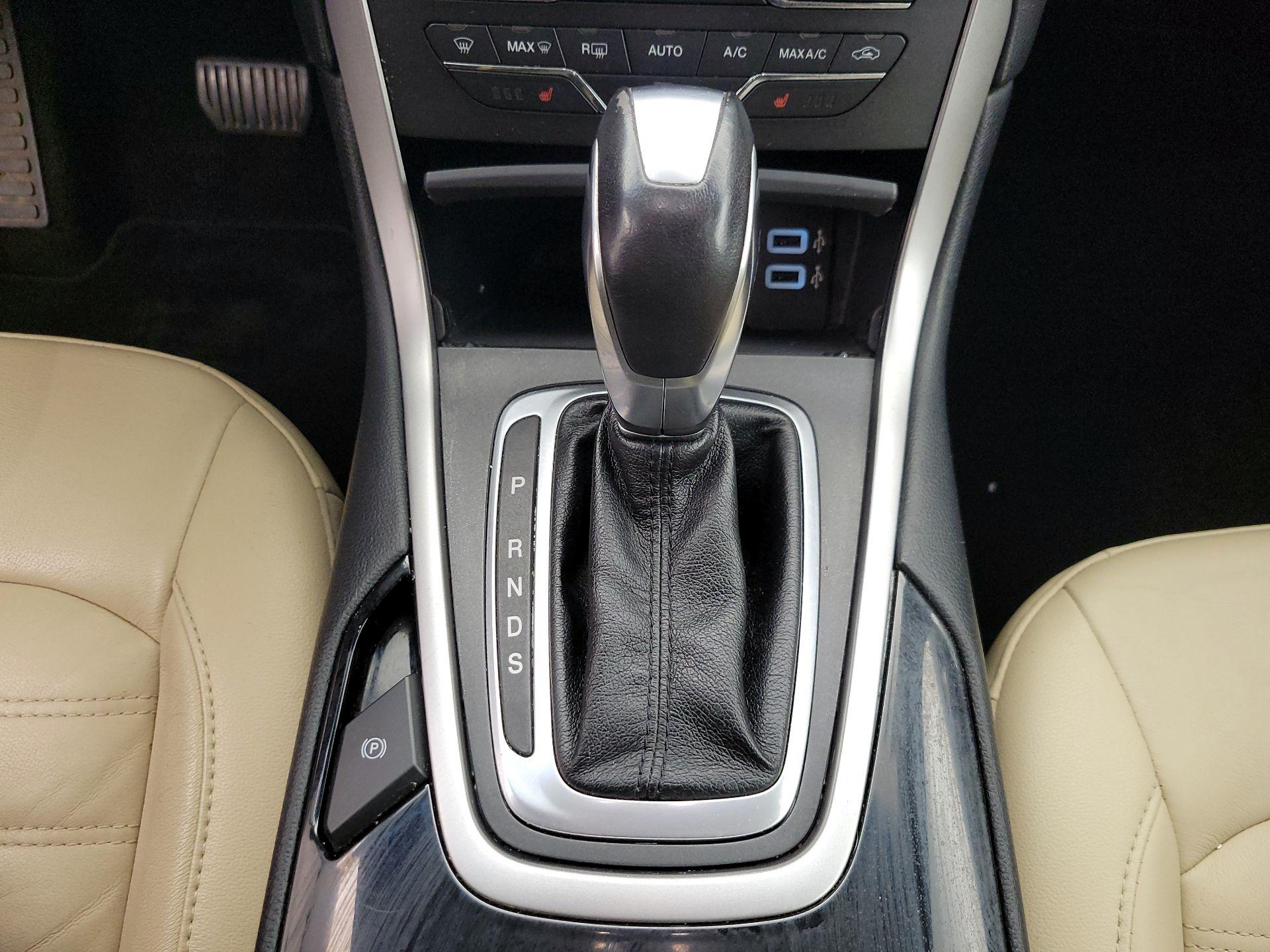 Thumbnail: 2018 Ford Edge - 18