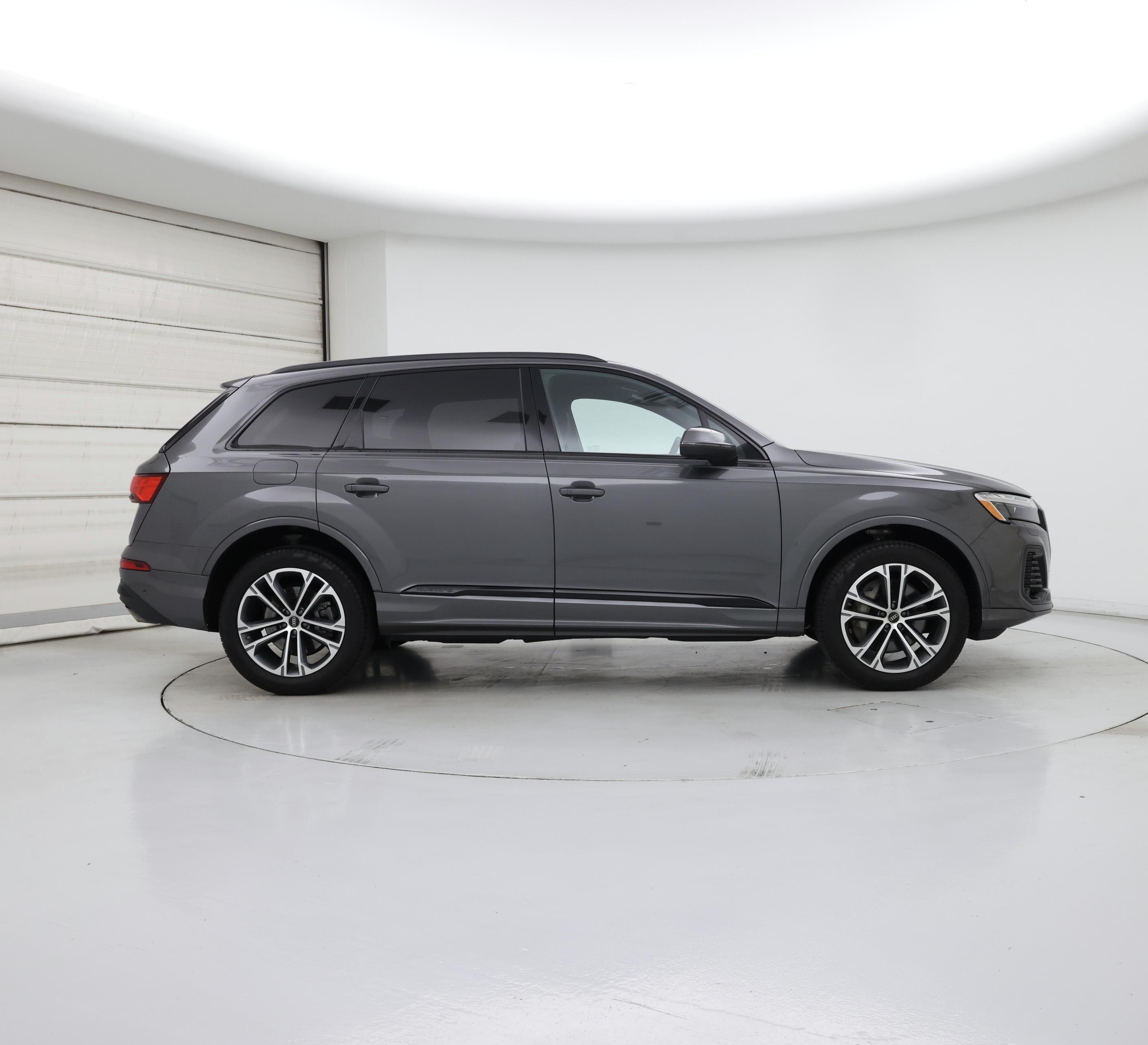 Thumbnail: 2025 Audi Q7 - 7