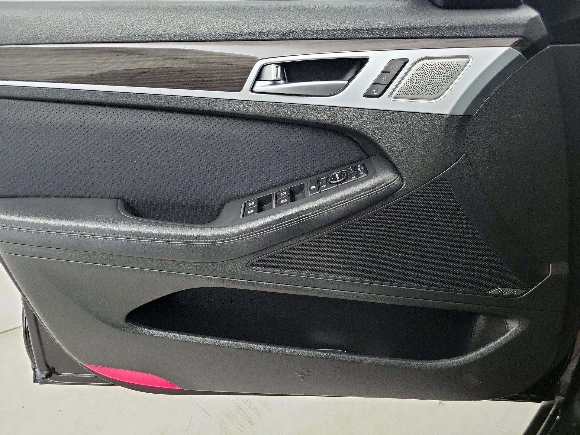 Thumbnail: 2019 Genesis G80 - 12