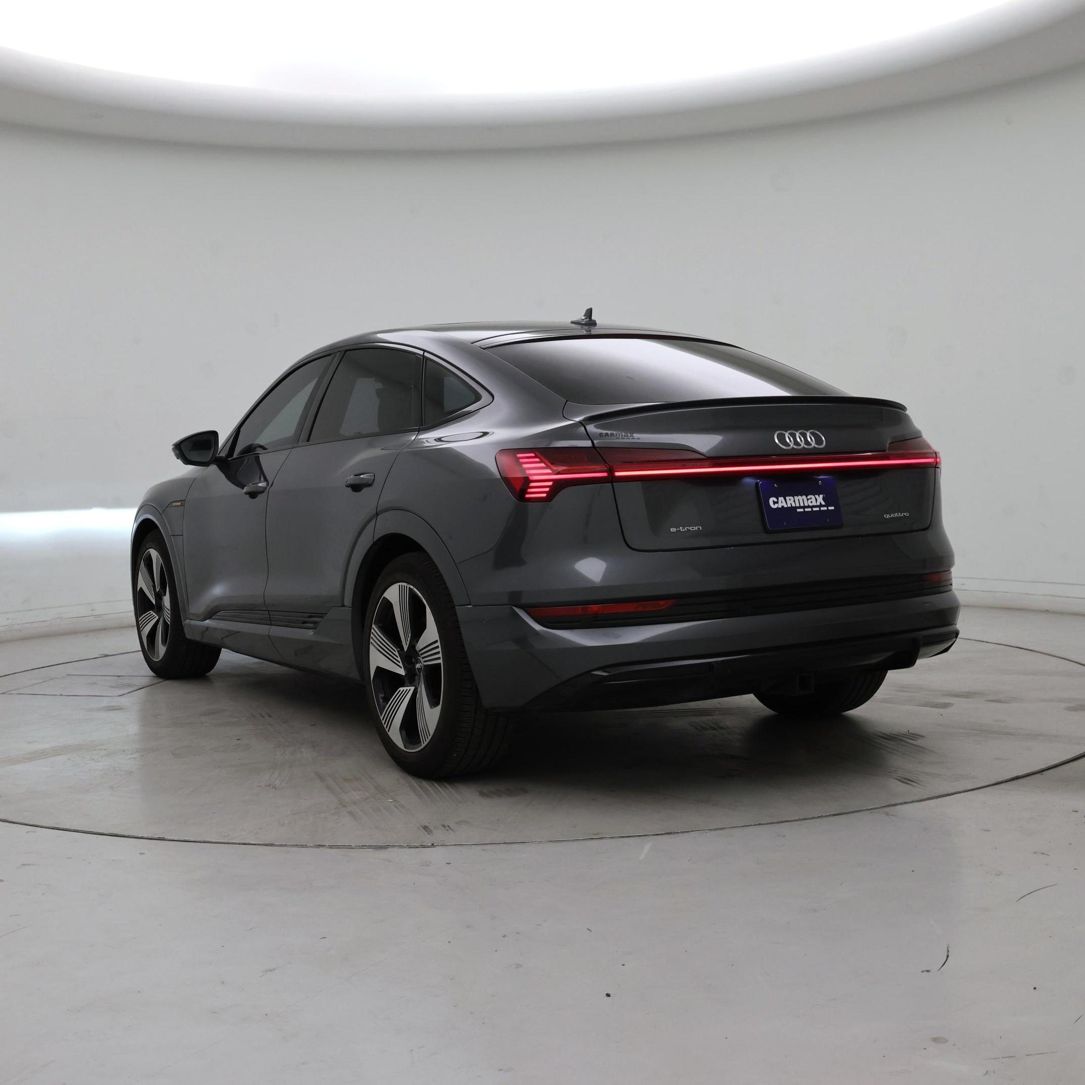 Thumbnail: 2021 Audi e-tron S - 2