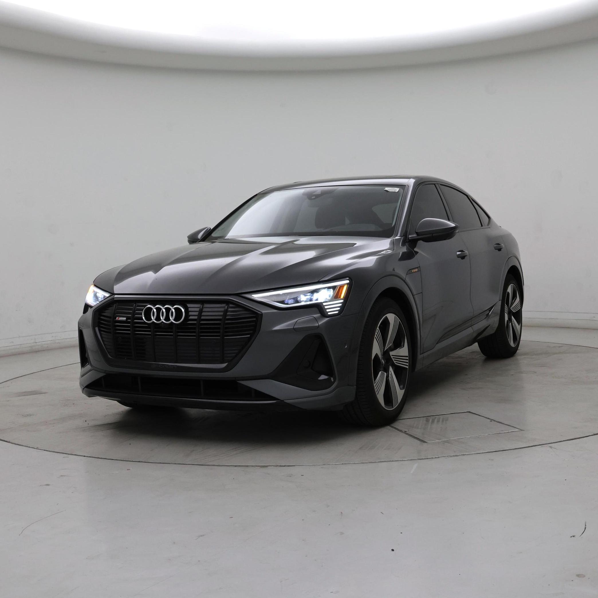 Thumbnail: 2021 Audi e-tron S - 4