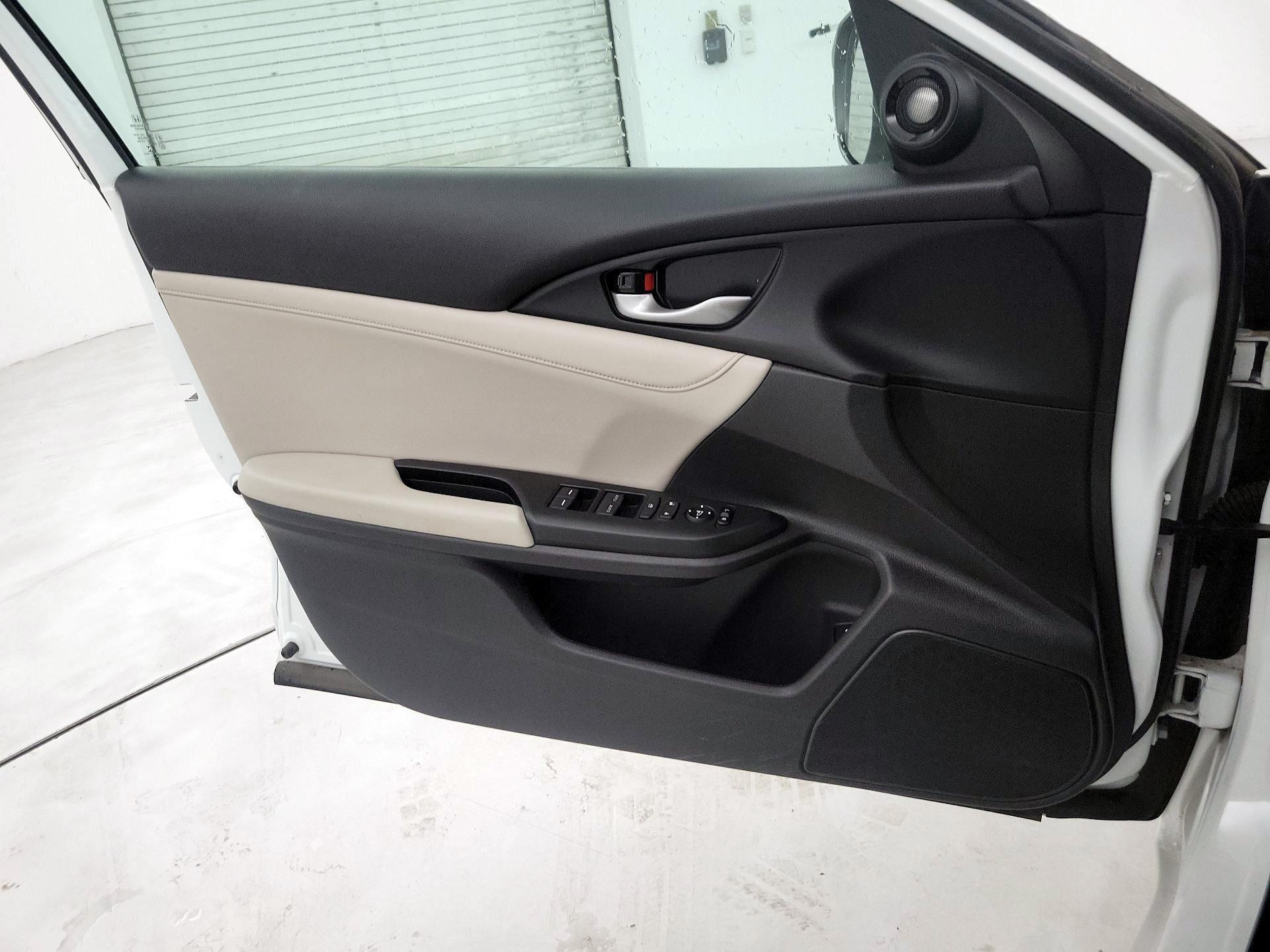 Thumbnail: 2022 Honda Insight - 12