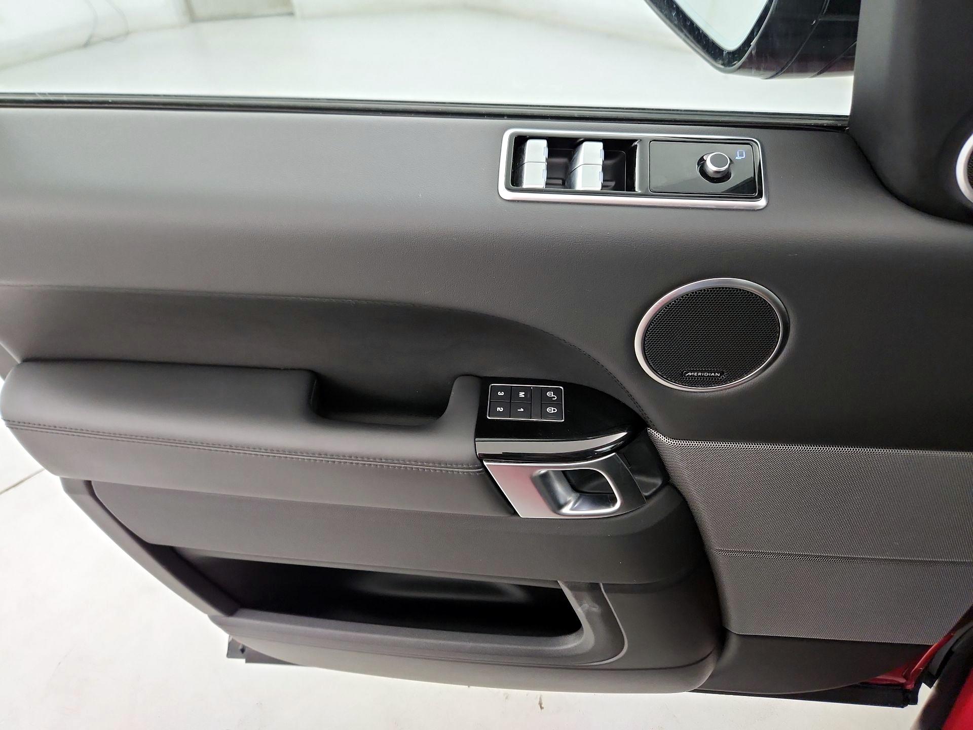 Thumbnail: 2020 Land Rover Range Rover Sport - 12