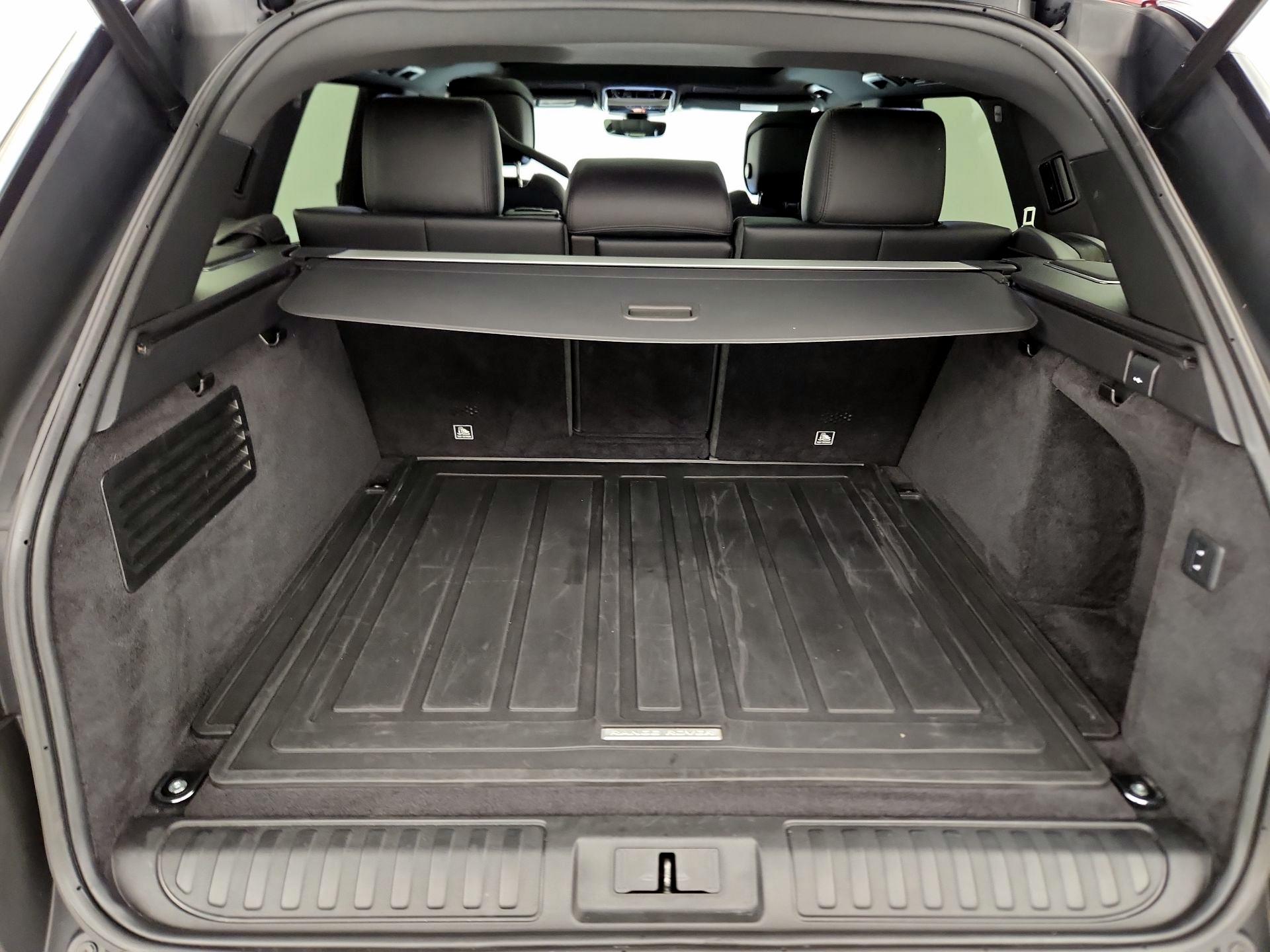 Thumbnail: 2020 Land Rover Range Rover Sport - 20